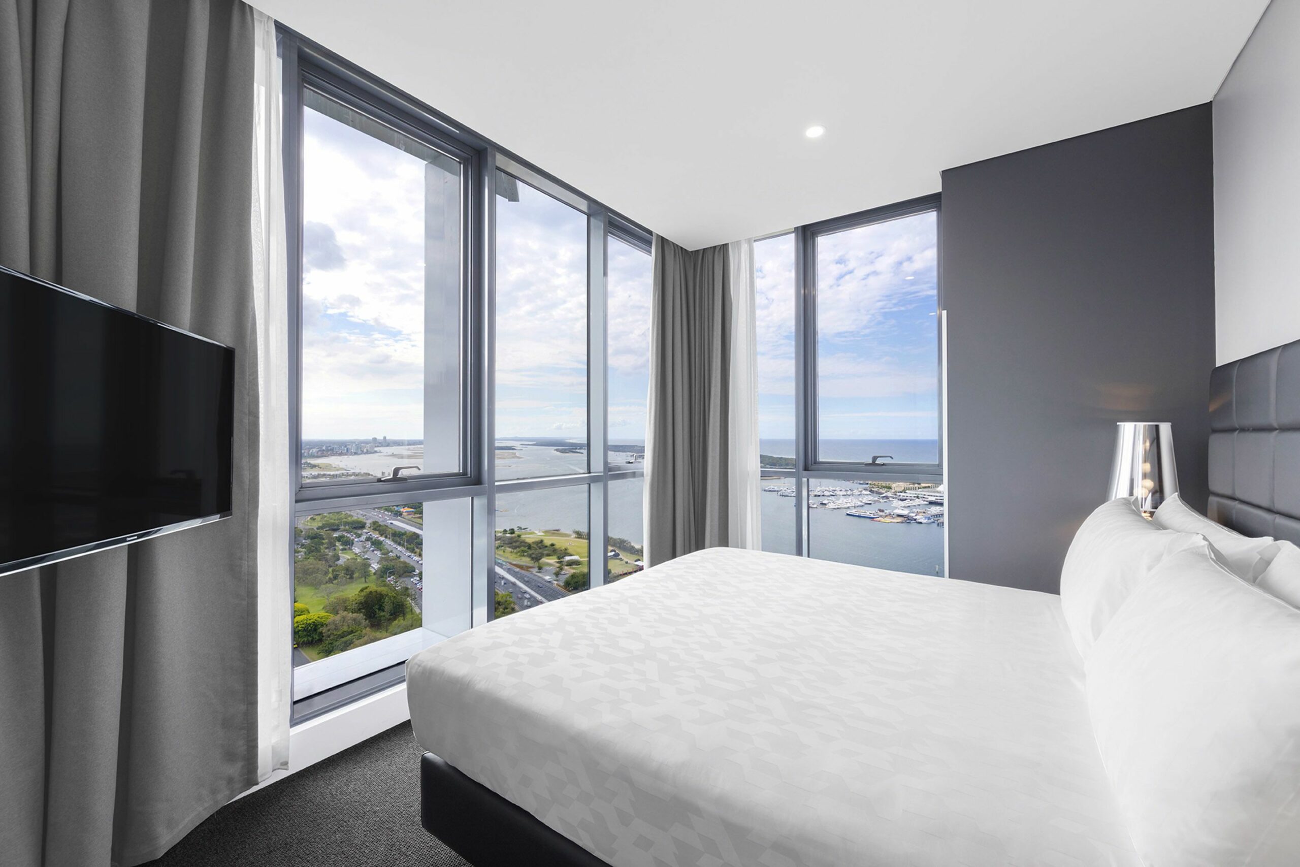 Meriton Suites Southport, Gold Coast