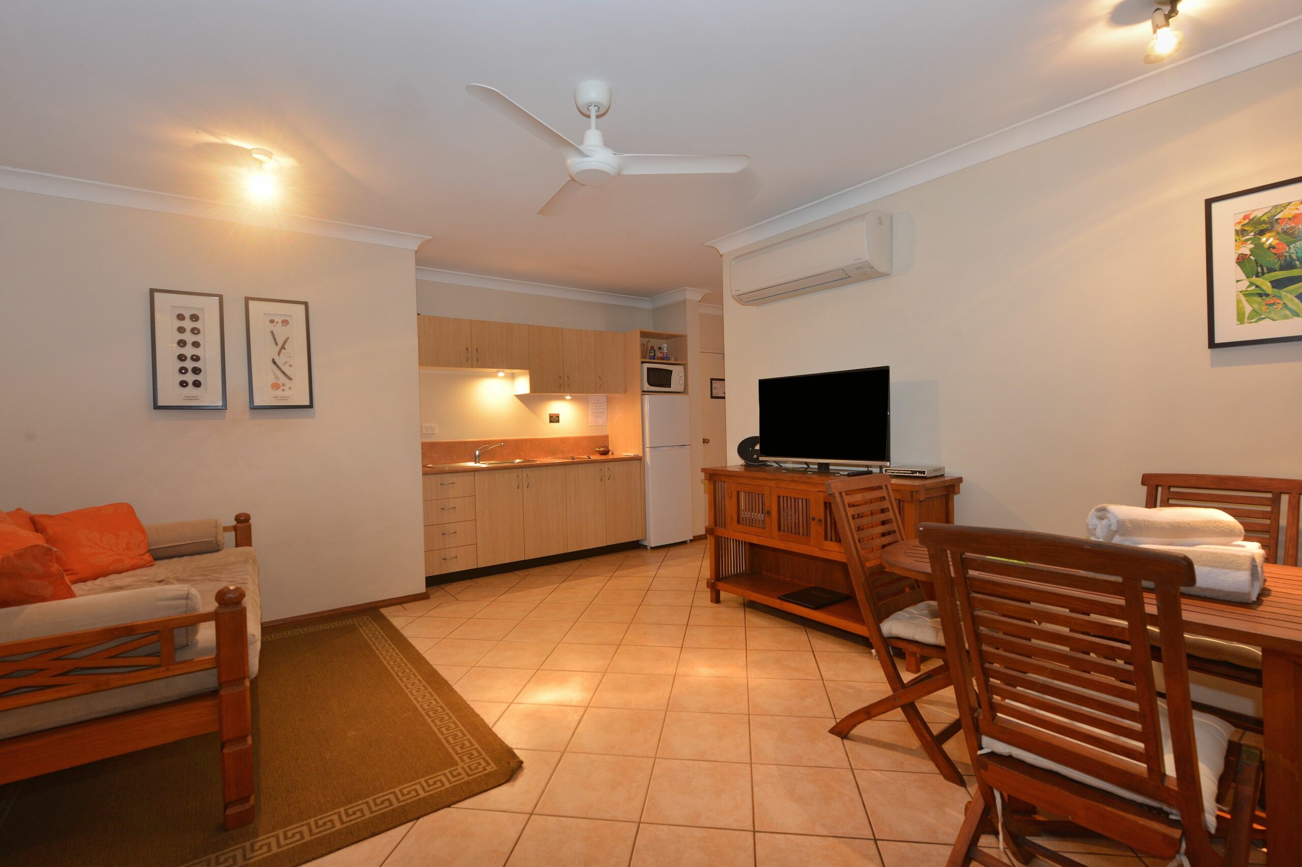 Seascape Holidays- Hibiscus Apartment