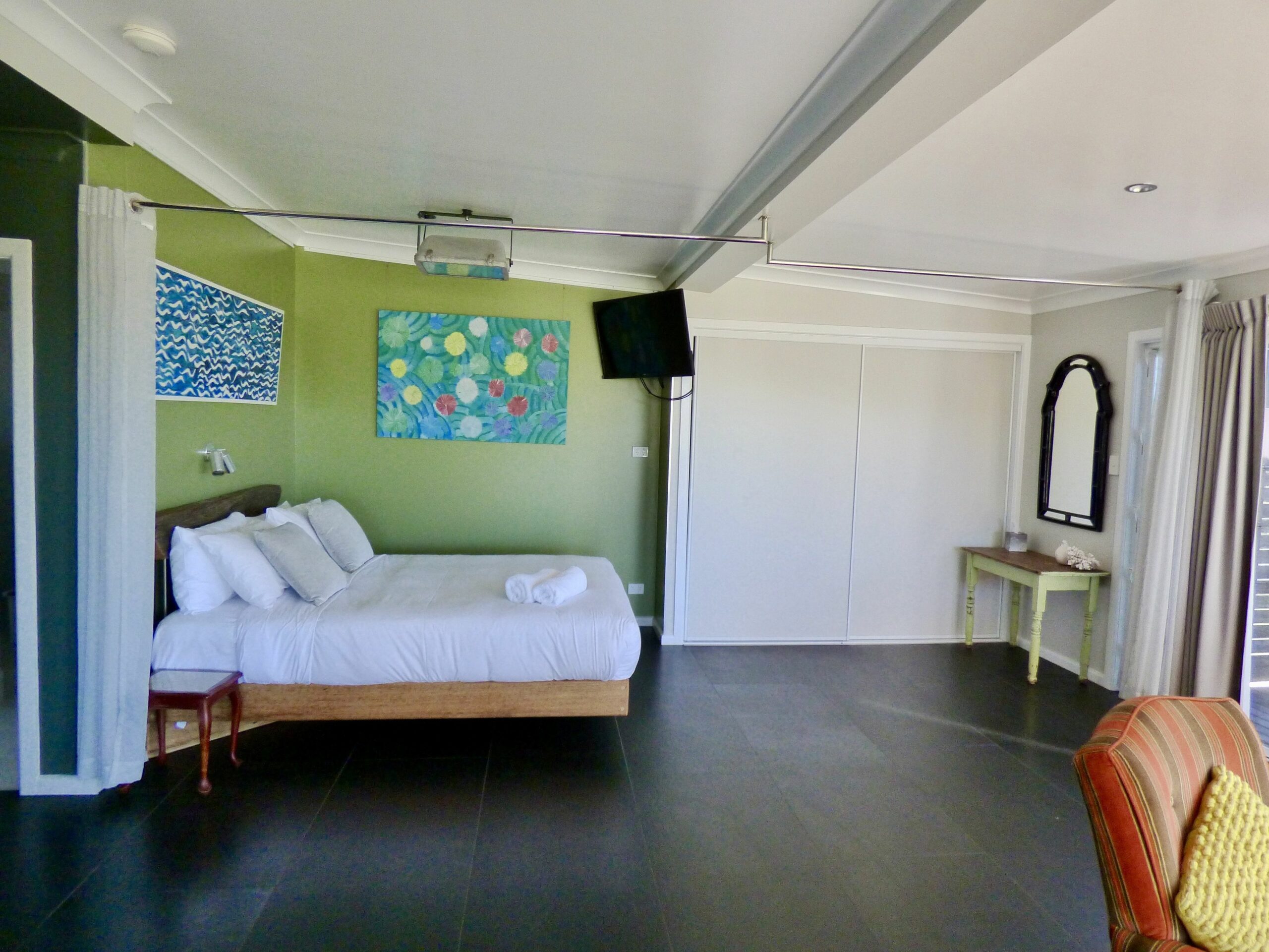 ArtHOUSE Beachfront Accommodation