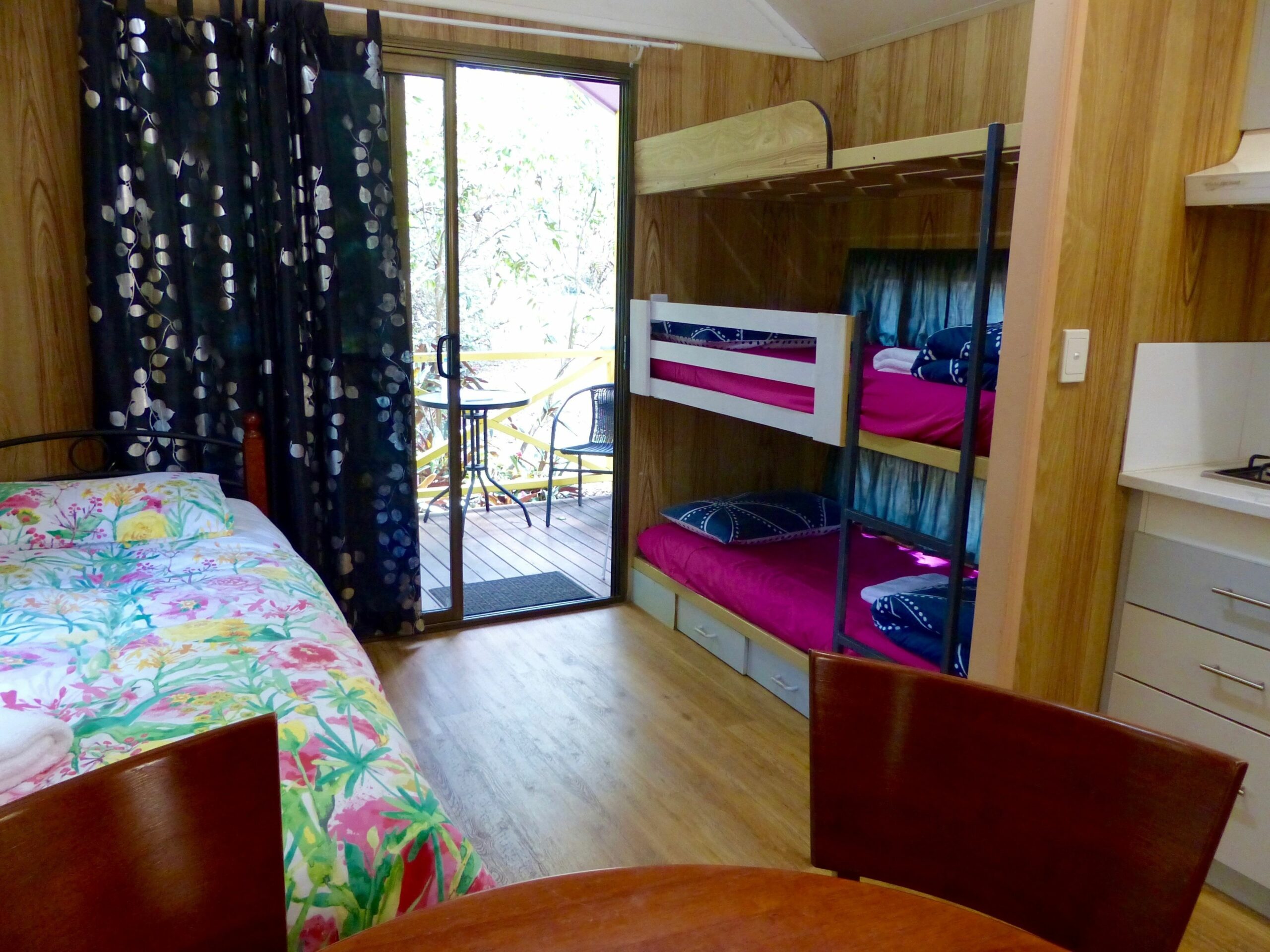 Lake Eacham Tourist Park & Self Contained Cabins
