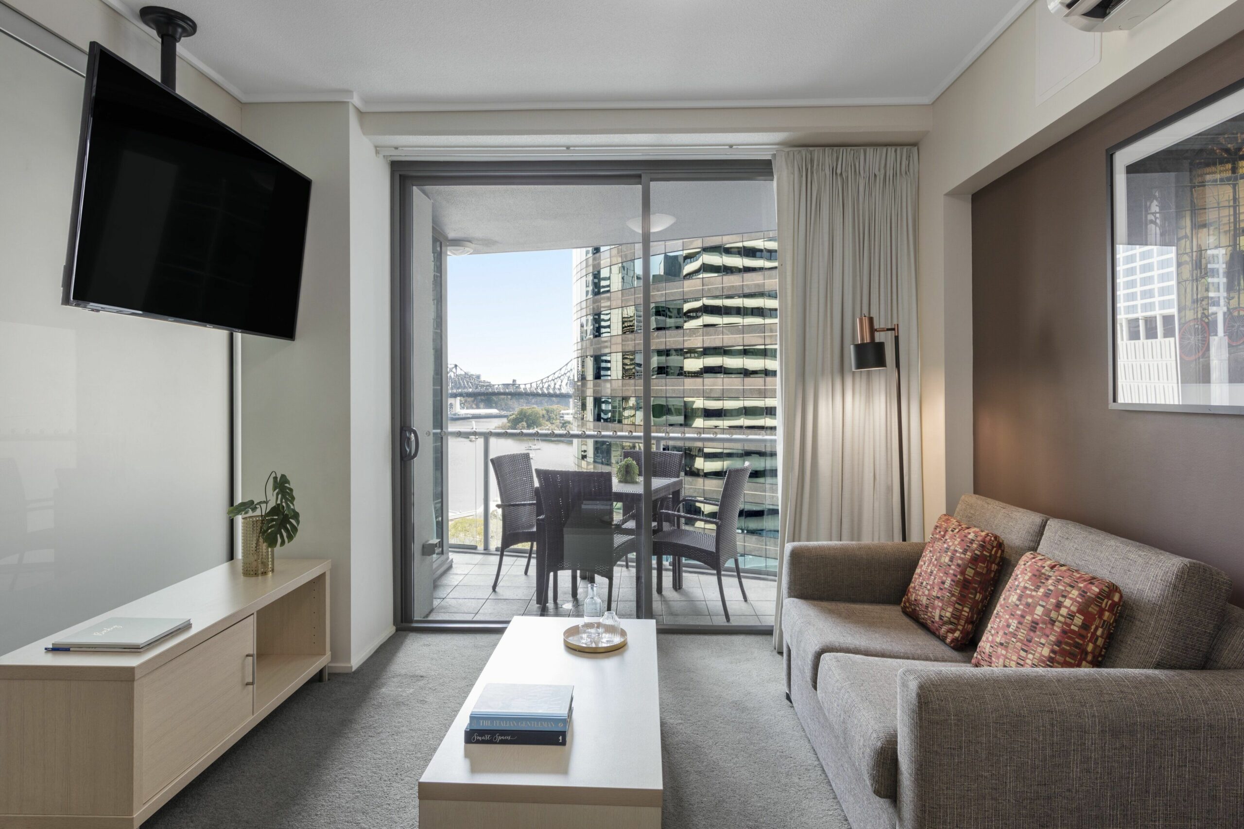 Oaks Brisbane on Felix Suites