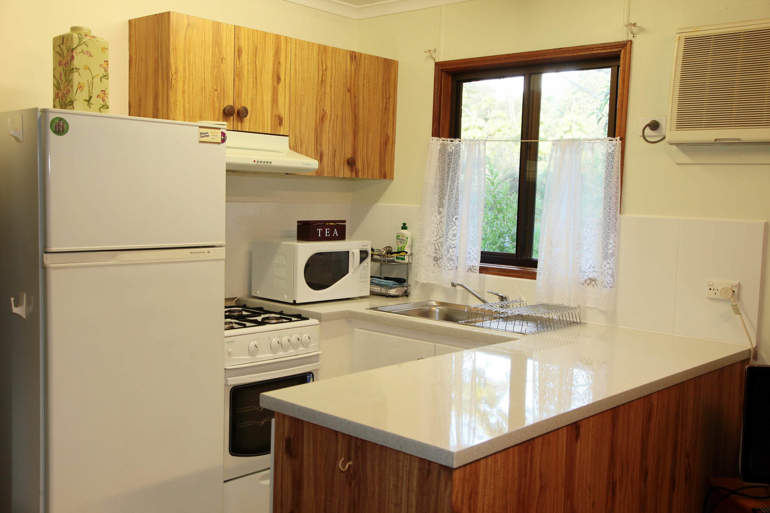 Lake Eacham Tourist Park & Self Contained Cabins