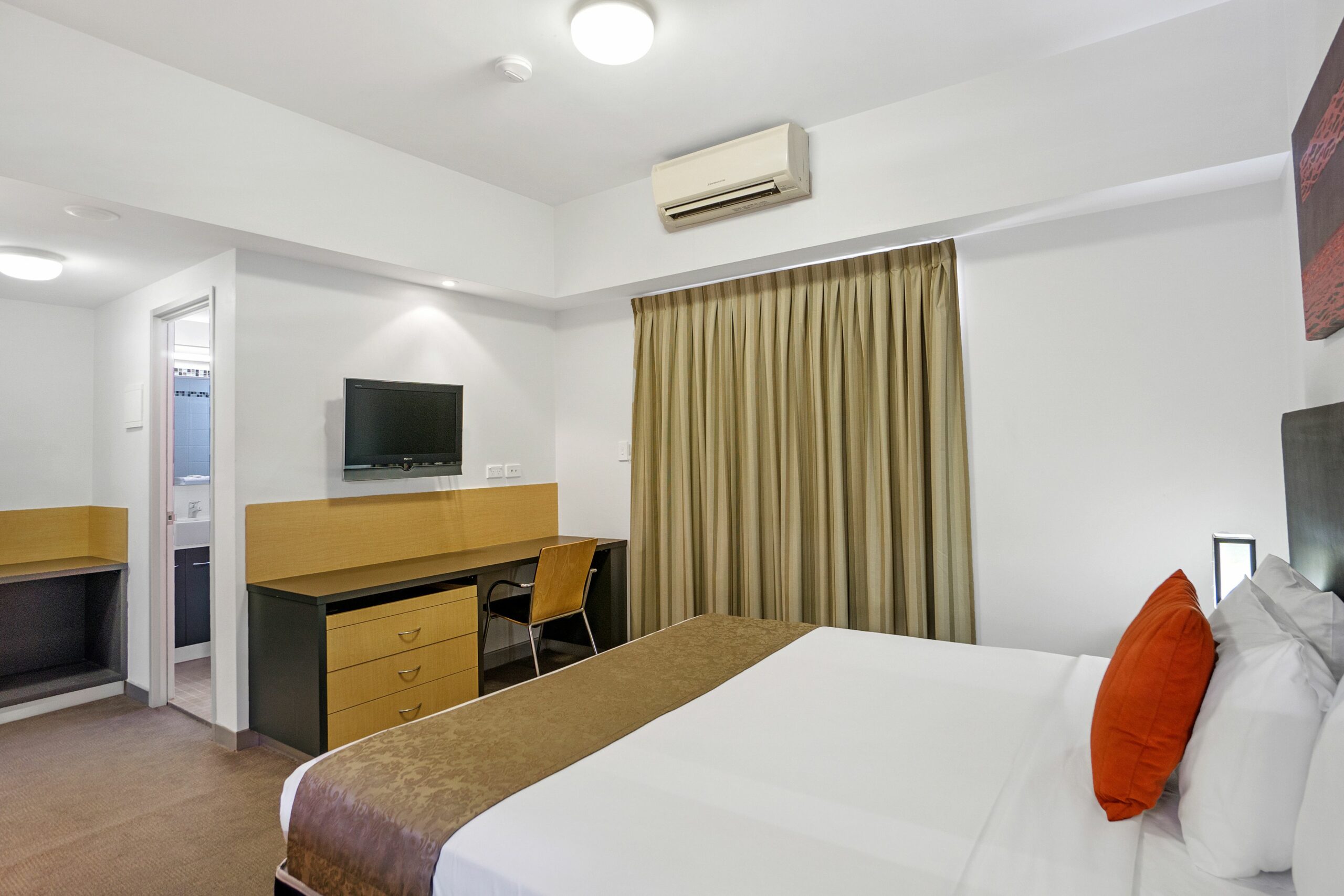 Toowong Inn & Suites