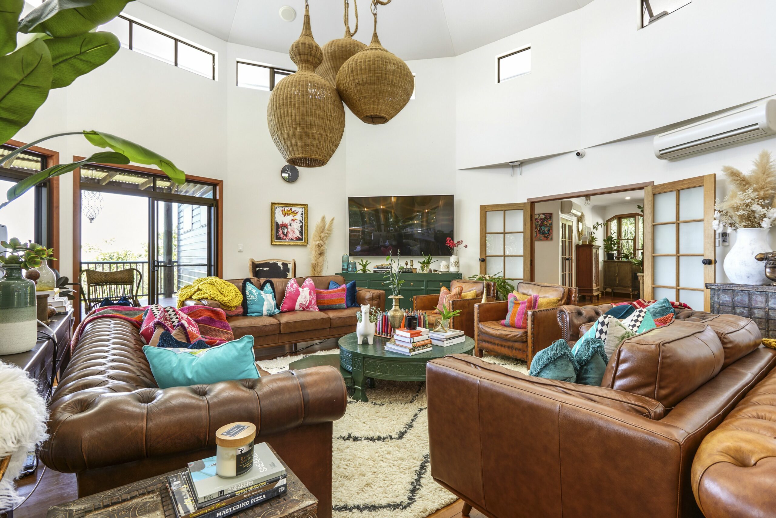 Aquila Retreat Mansion - Sleeps 30 - Covidsafe Events are Allowed