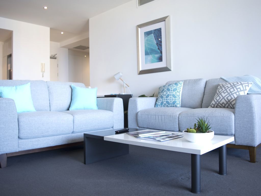 Central Surfers Paradise - Seaview Deluxe Spa Apartment
