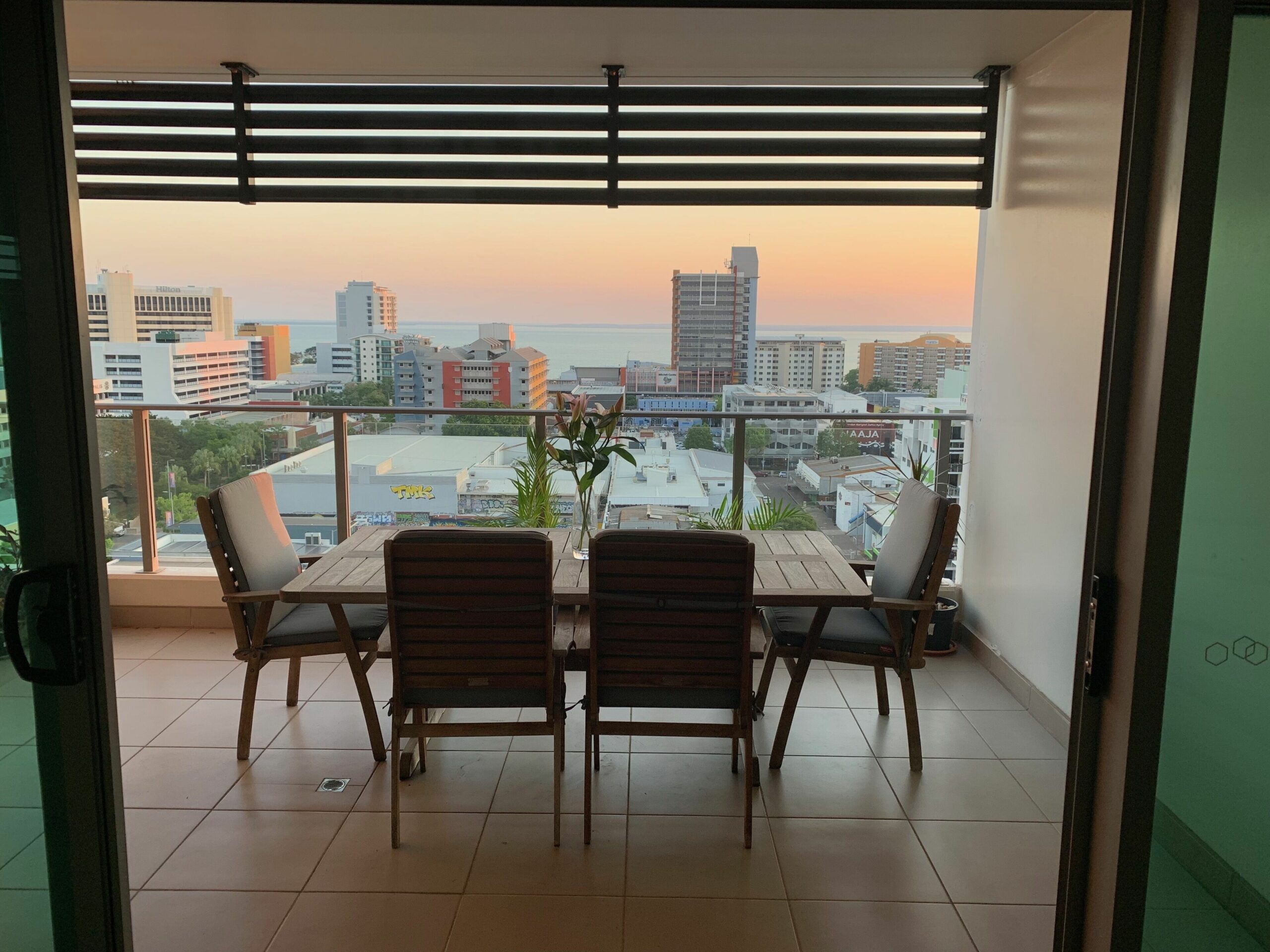 Darwin CBD Luxury Penthouse Dual Level Apartment - "nia's Place - Homestay