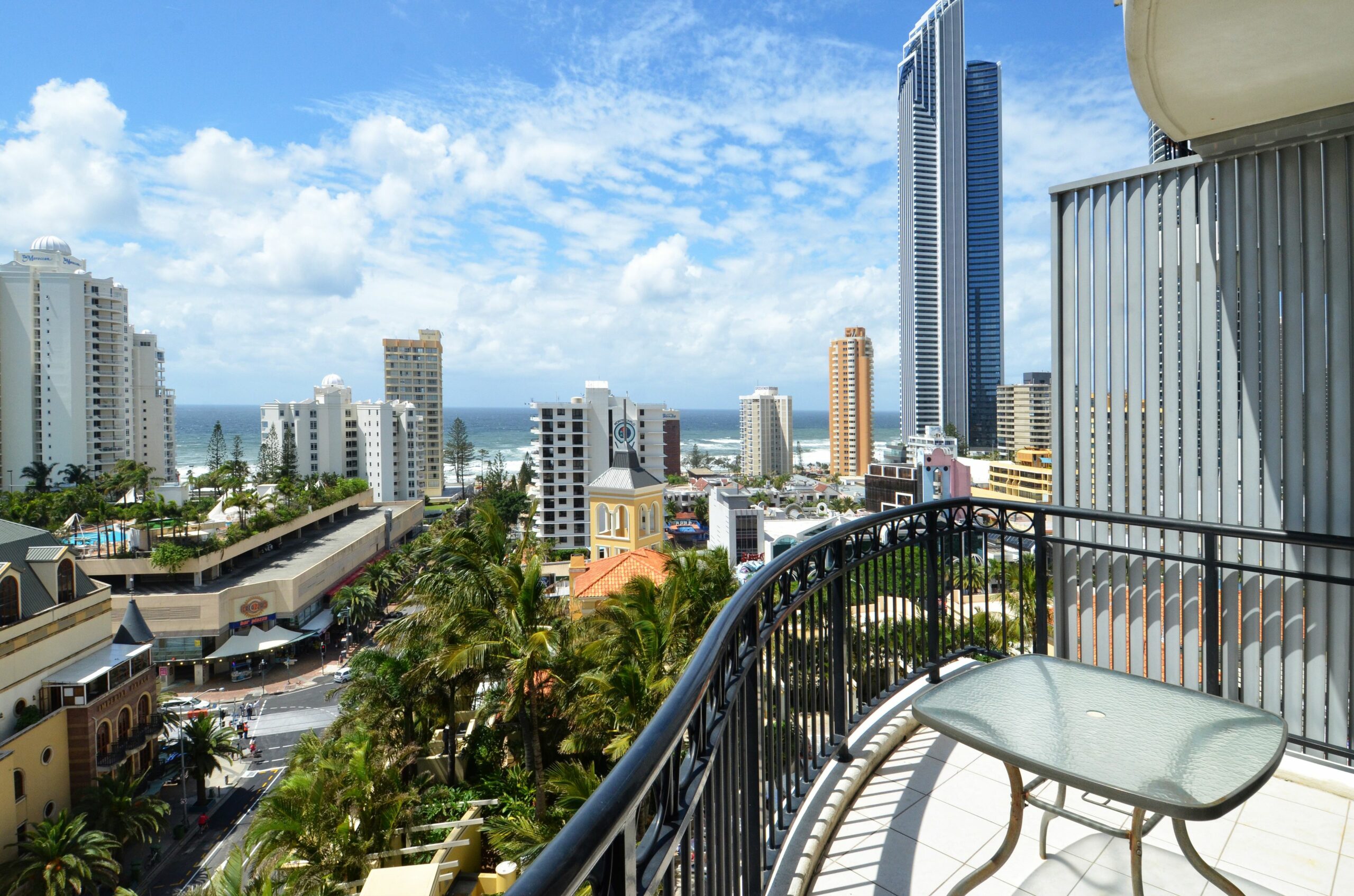 Chevron Renaissance - HR Surfers Paradise