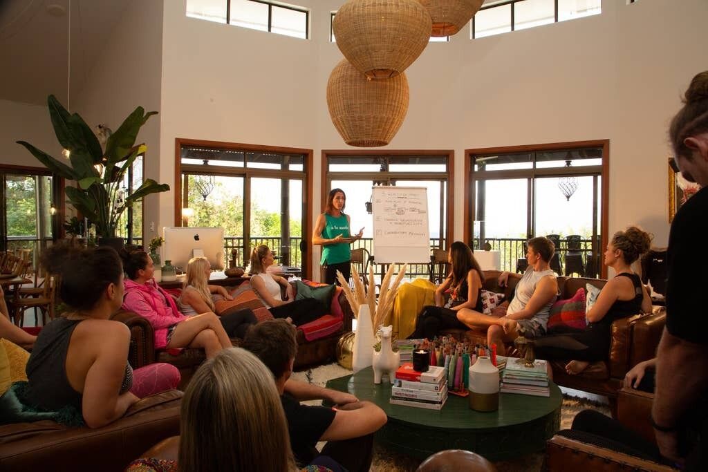 Aquila Retreat Mansion - Sleeps 30 - Covidsafe Events are Allowed