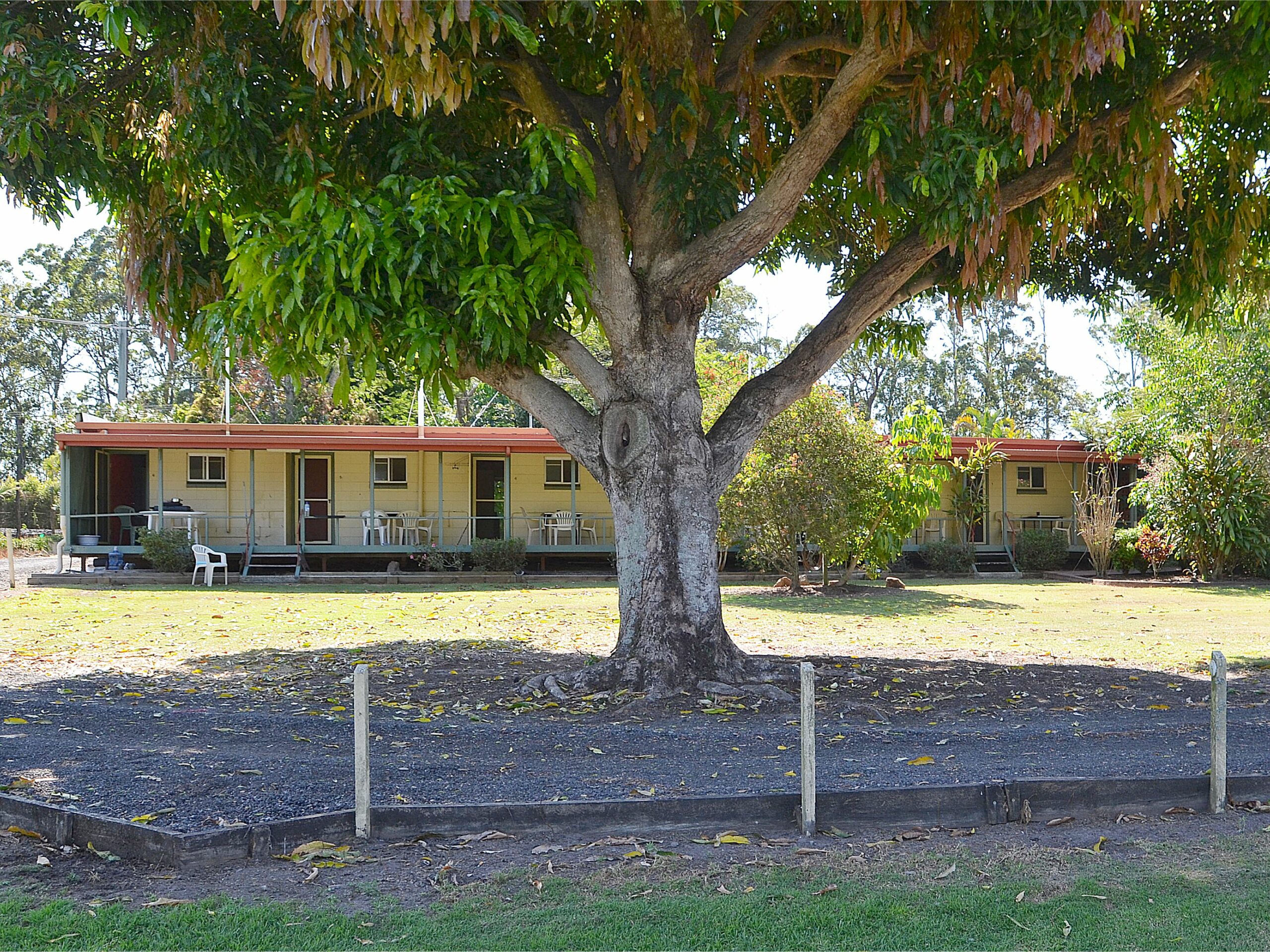 Beerwah Glasshouse Mountains Motel