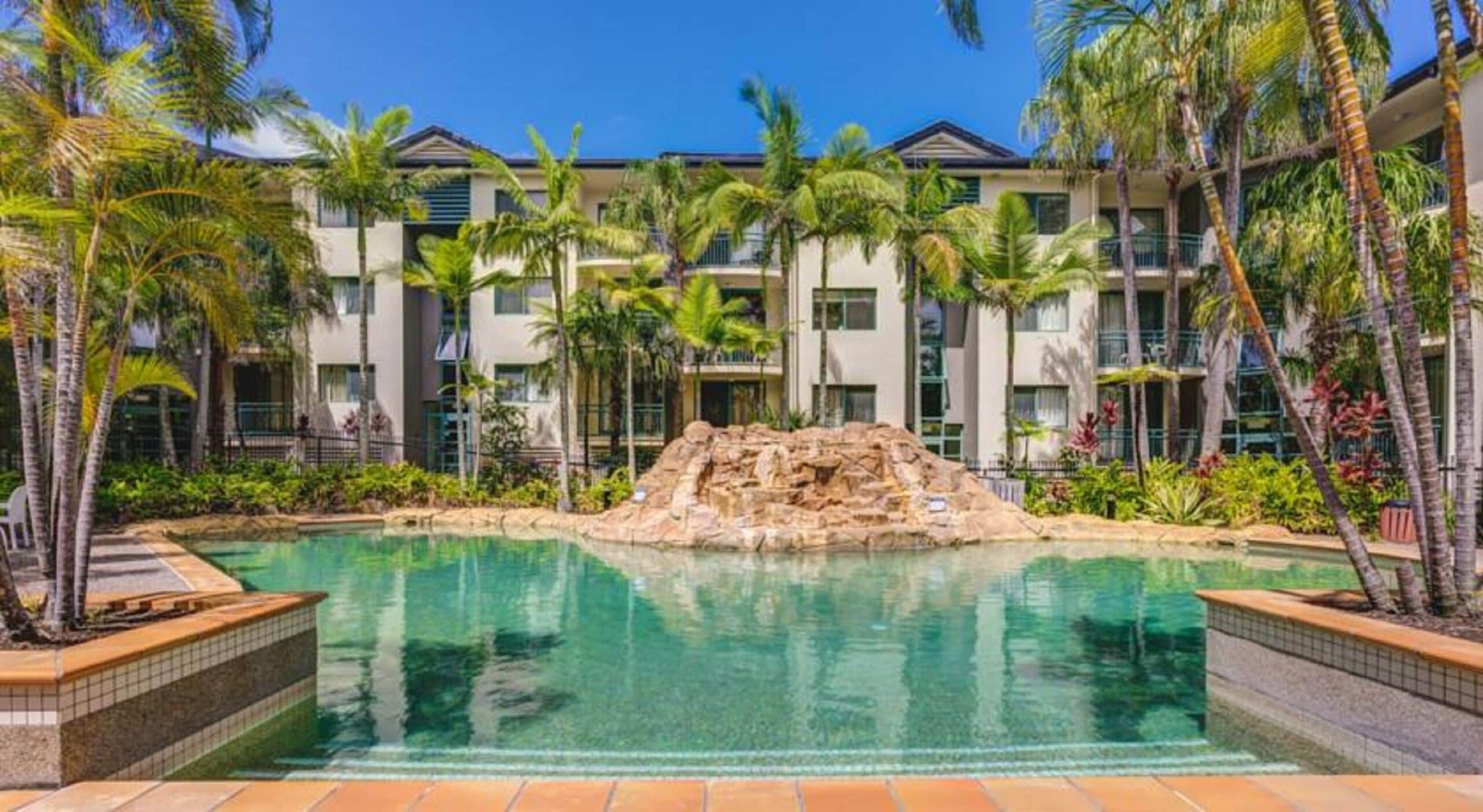 Currumbin Sands Holiday Apartments