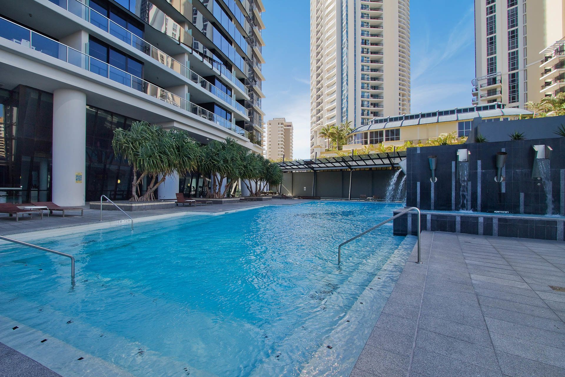 Circle on Cavill Surfers Paradise - GCLR