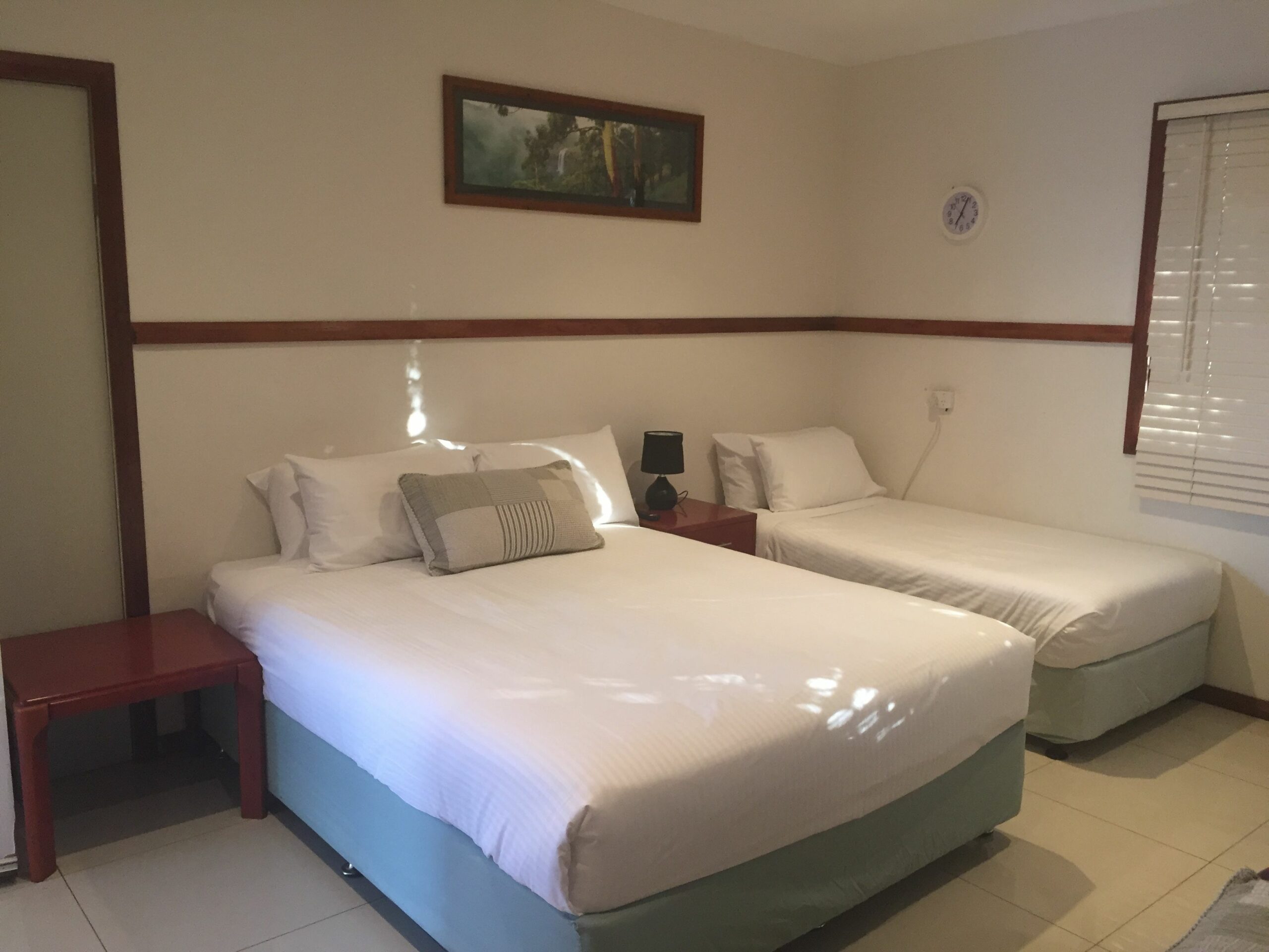 Across Country Motel and Serviced Apartments