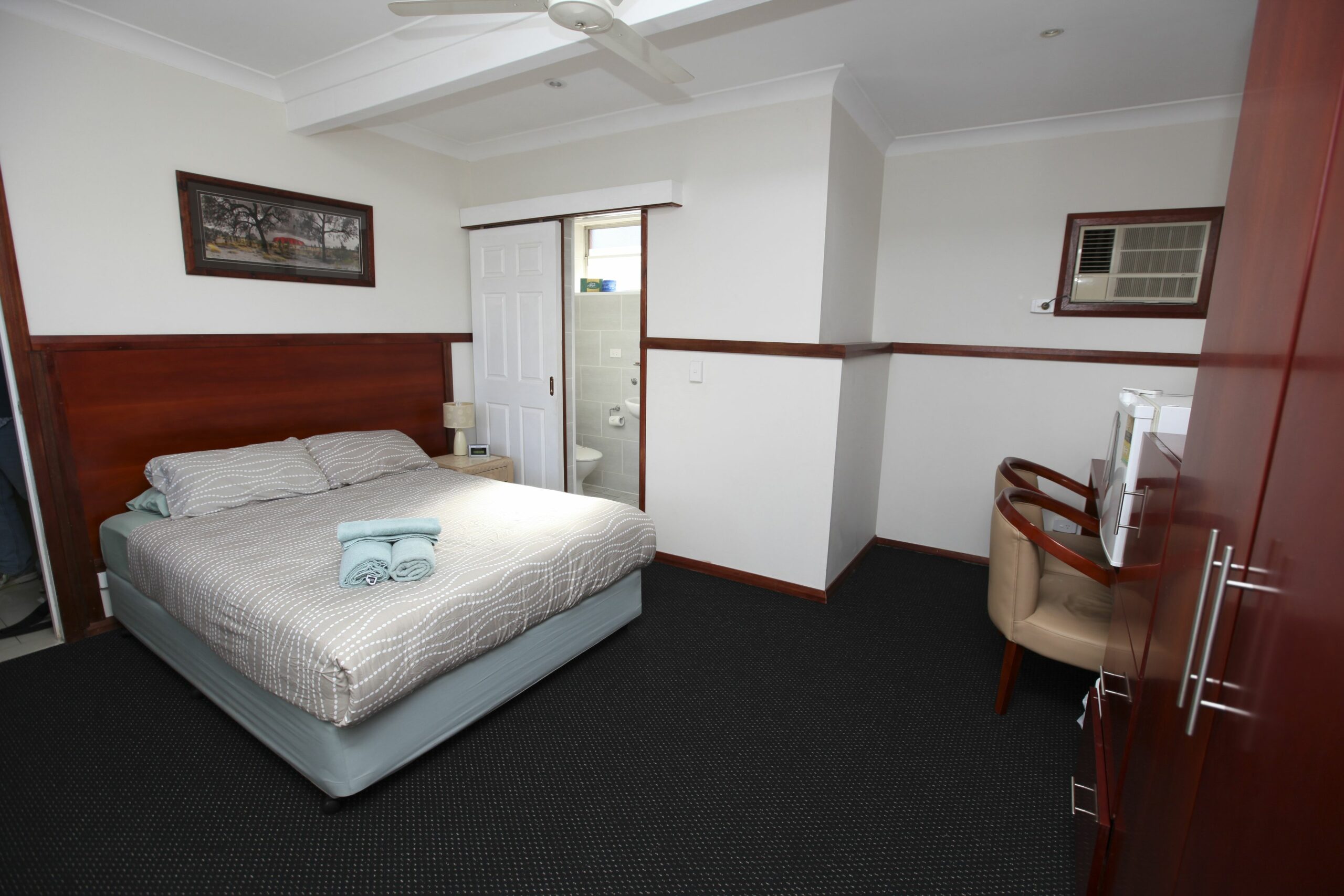 Across Country Motel and Serviced Apartments