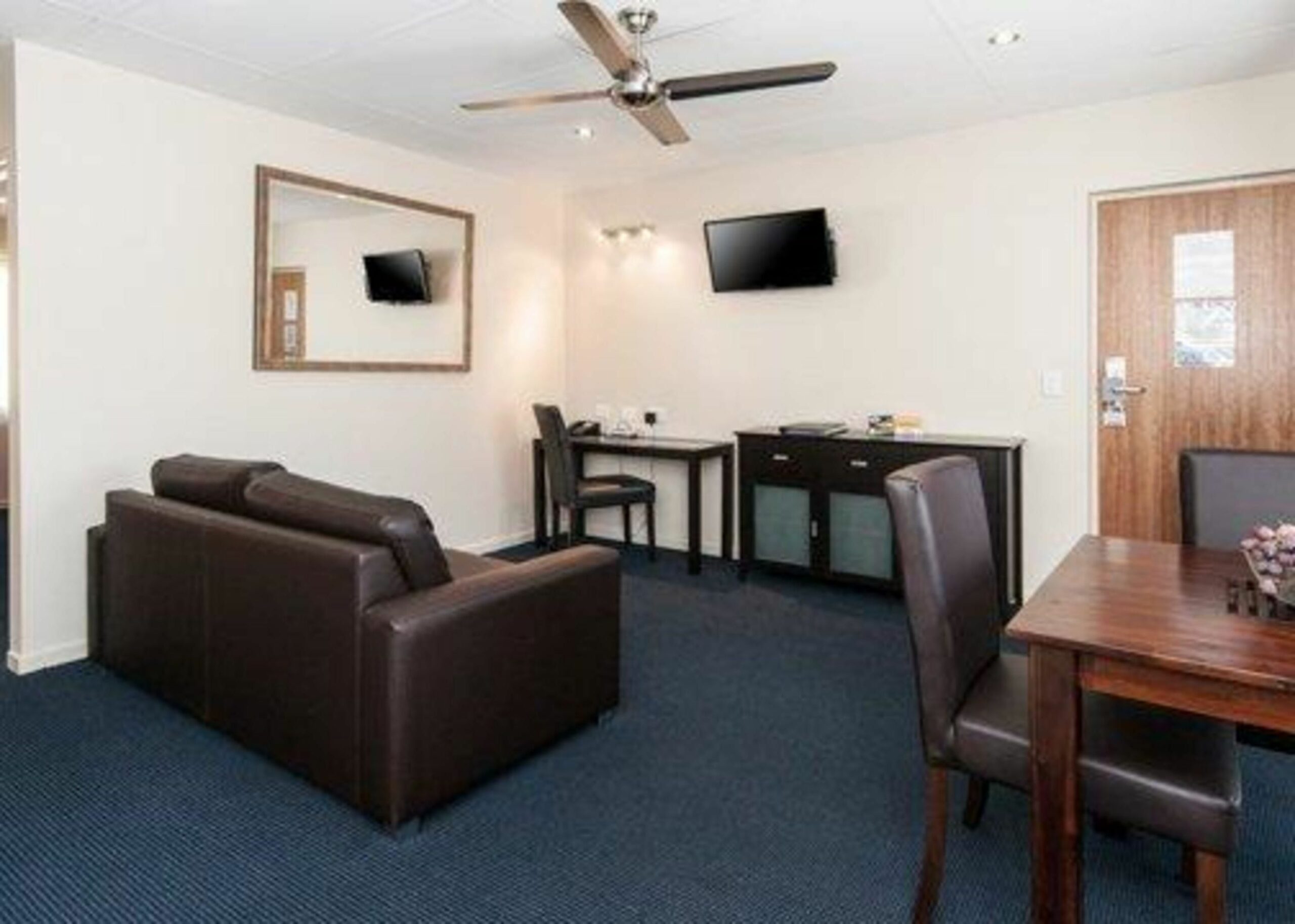 Comfort Inn & Suites Robertson Gardens