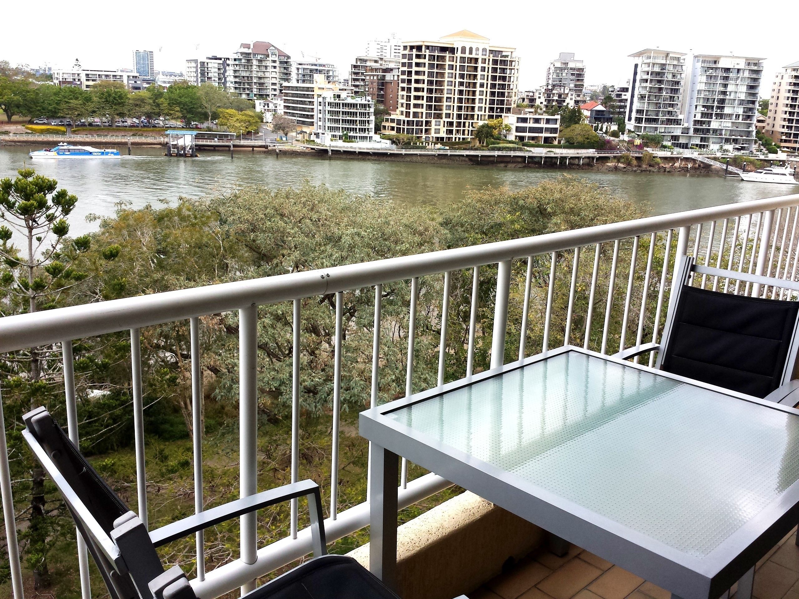 Kirribilli Riverfront Apartments