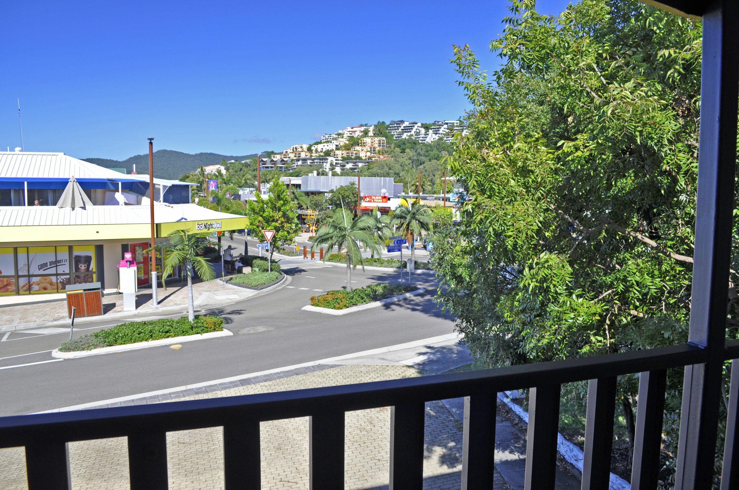 Colonial Court Beachfront Motel and Holiday Stay