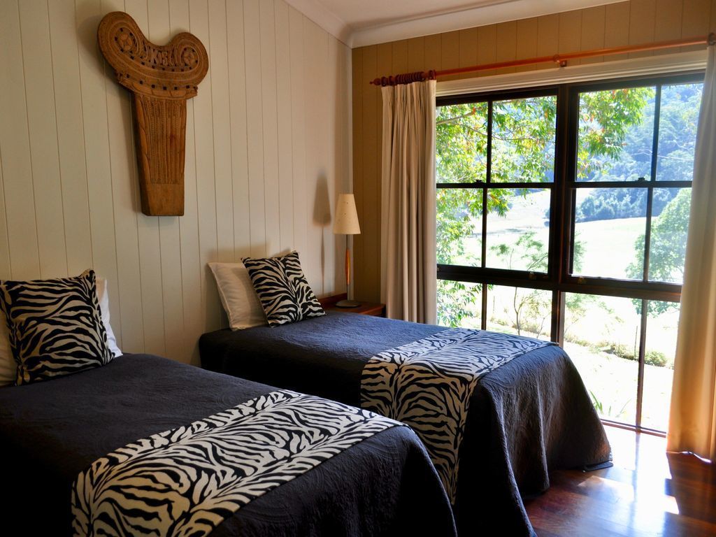 Friday Creek Retreat - #2-  2 bedroom/2 bathroom Tribal themed cottage