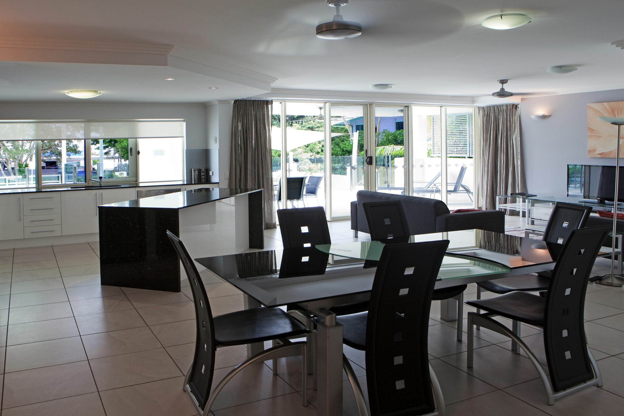 Waters Edge Apartments Cairns