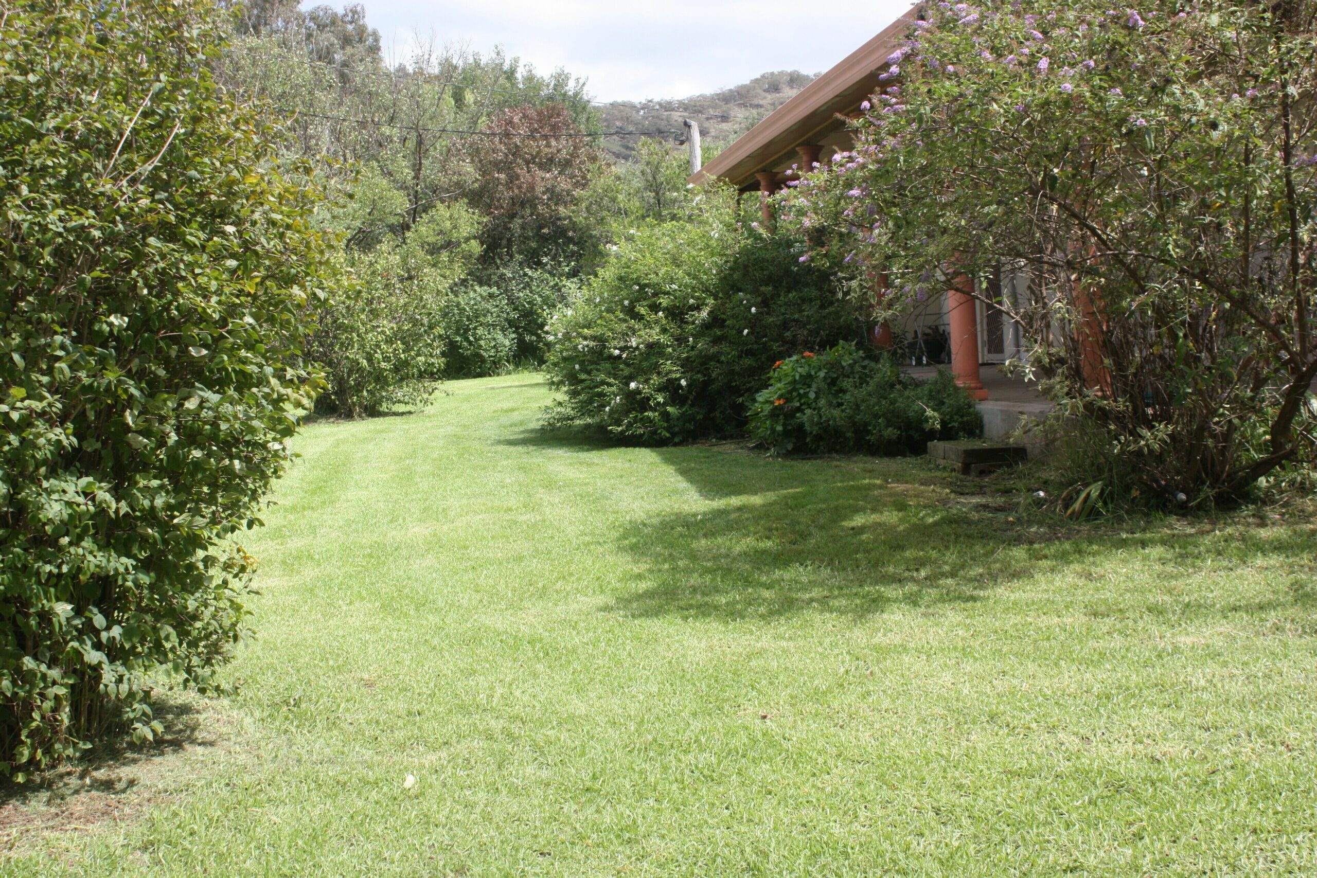 Old Bara Guesthouse.  Spacious air conditioned 4 bed homestead, sleeps up to 10.