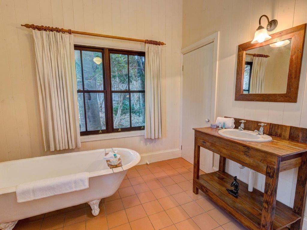 Friday Creek Retreat - #2-  2 bedroom/2 bathroom Tribal themed cottage