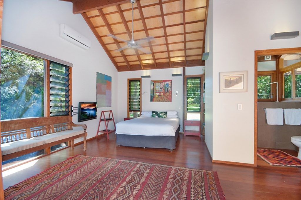 Bogan VIlla - couples escape with pool on the edge of Byron