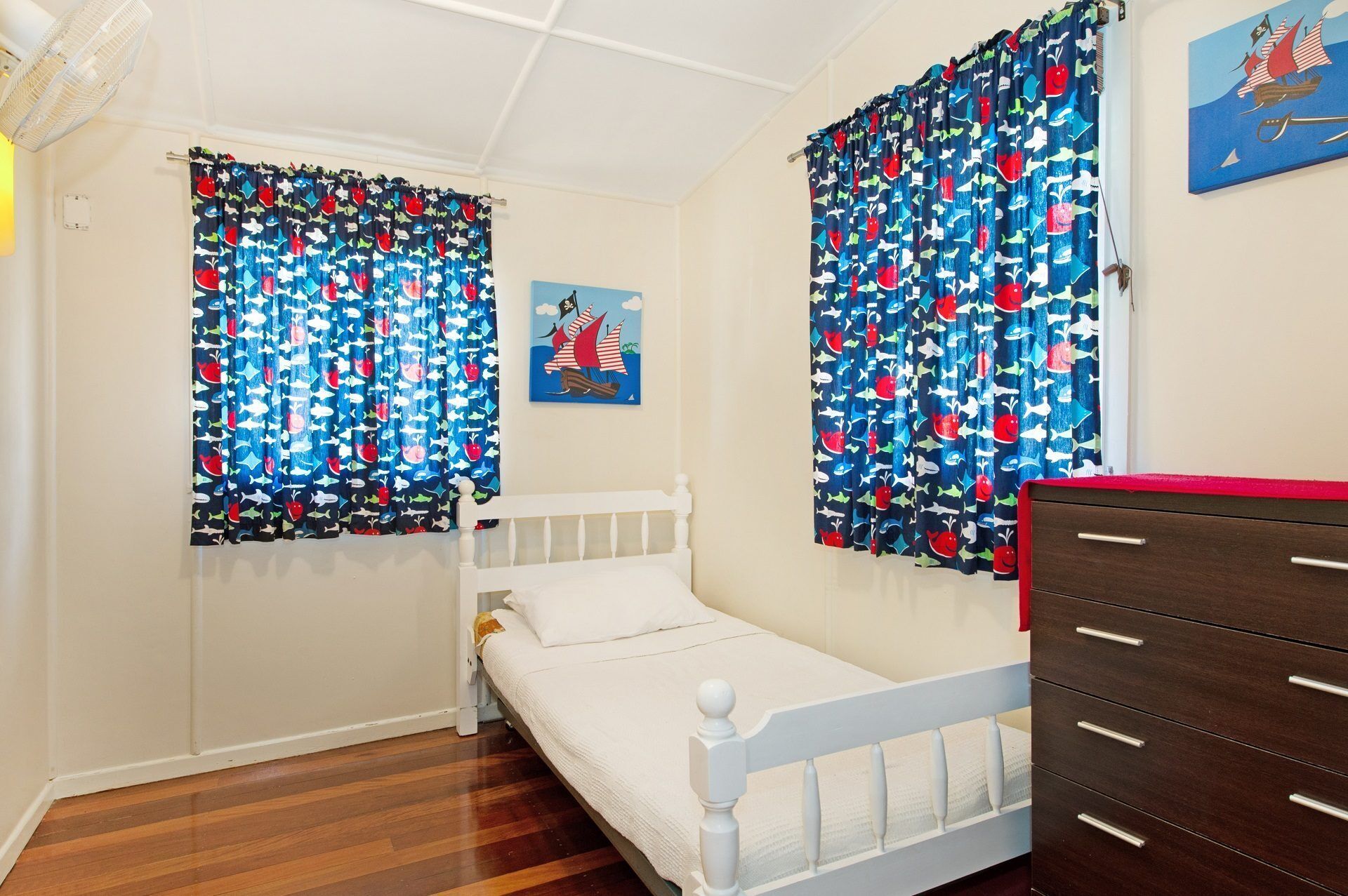 Close to Water, Restaurants and Clubs, Toorbul St, Bongaree