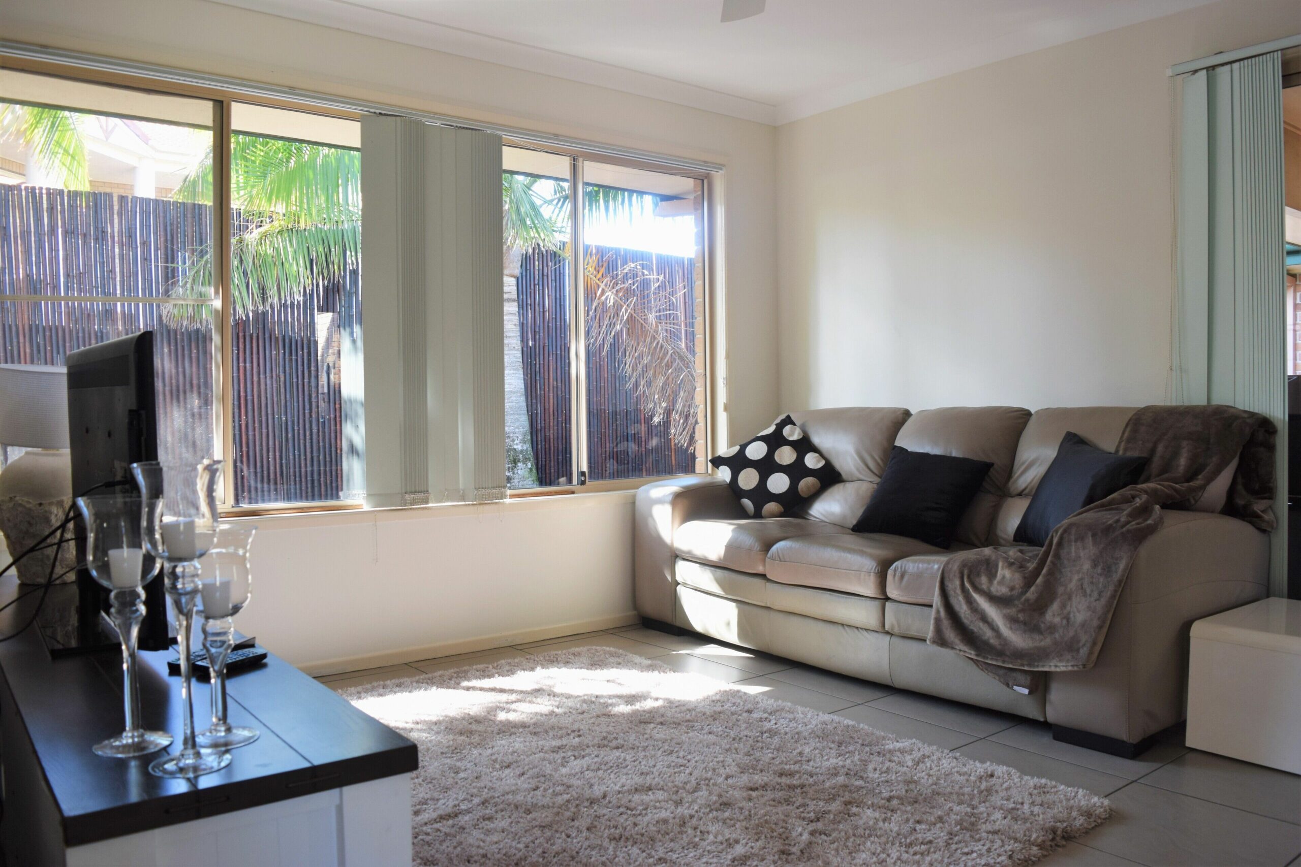 Spacious Pet Friendly Home With Private Pool 5mins From Mooloolaba Beach