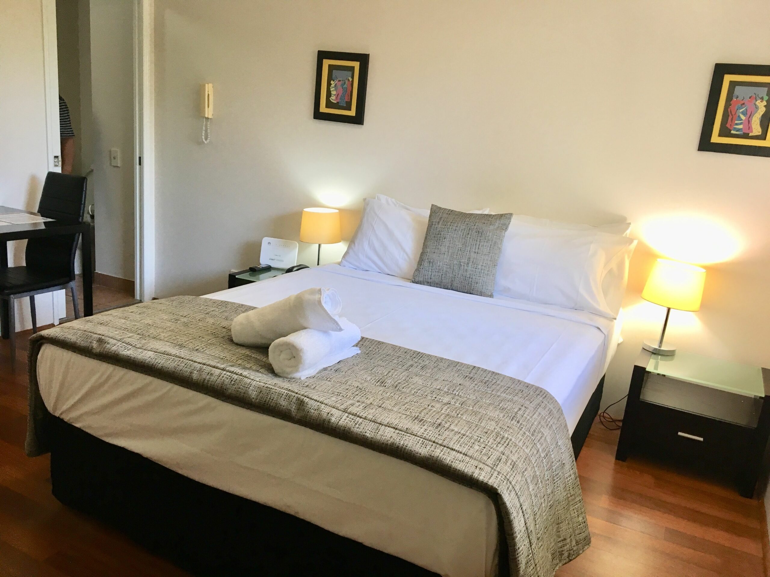 Broadbeach Private Apt with CHA