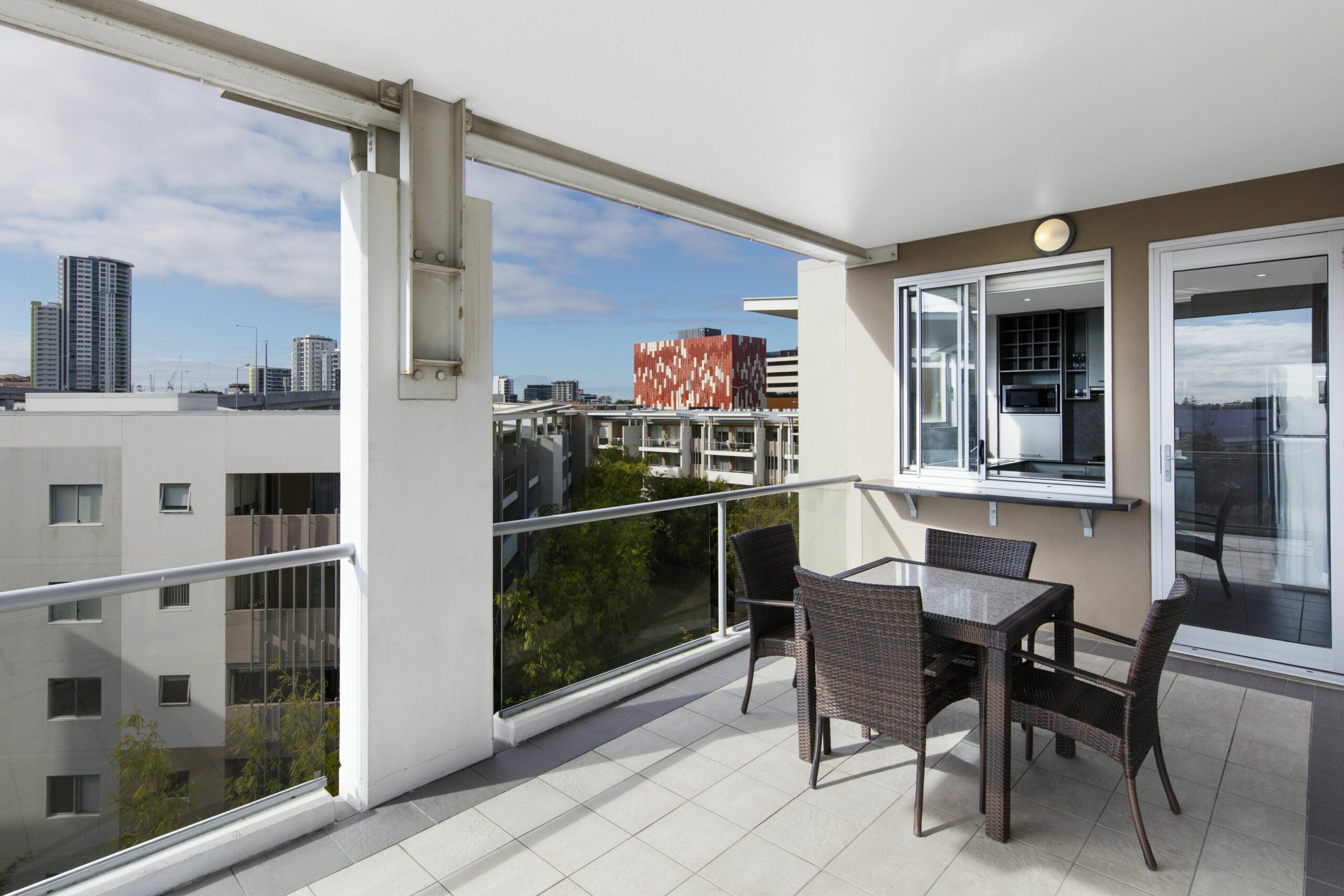 Oaks Brisbane Mews Suites