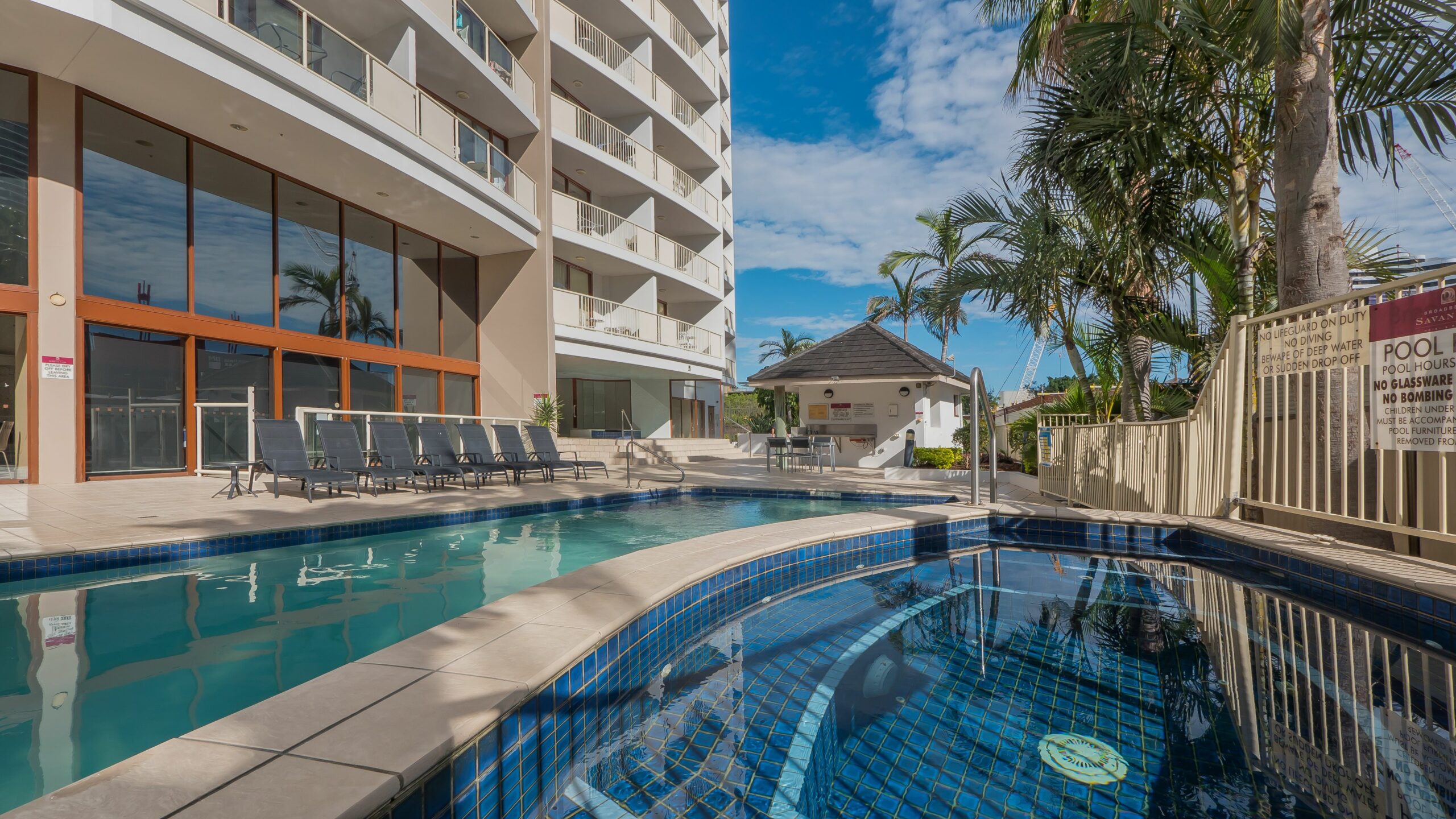 Broadbeach Savannah Hotel & Resort