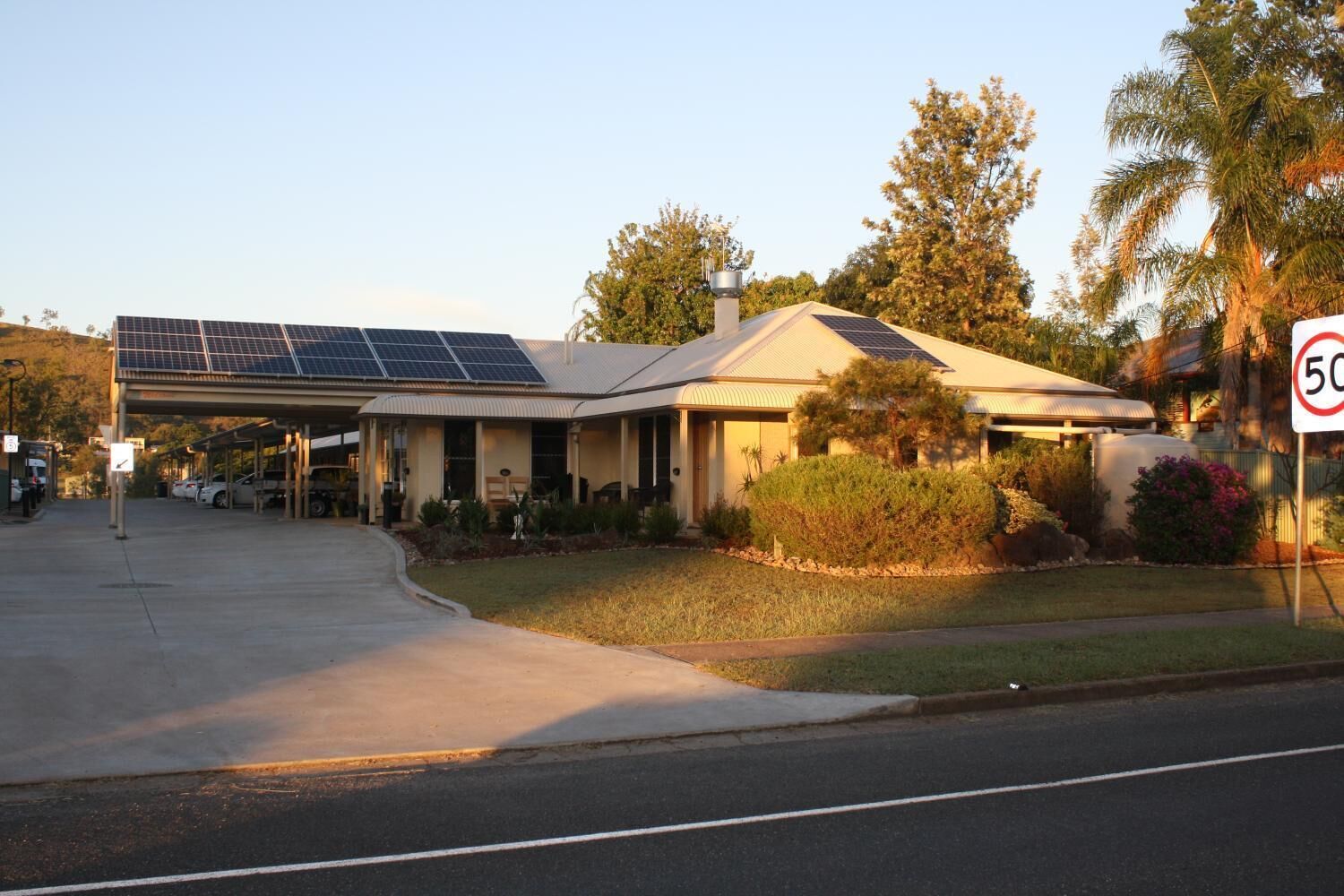 Country Roads Motor Inn Gayndah Qld