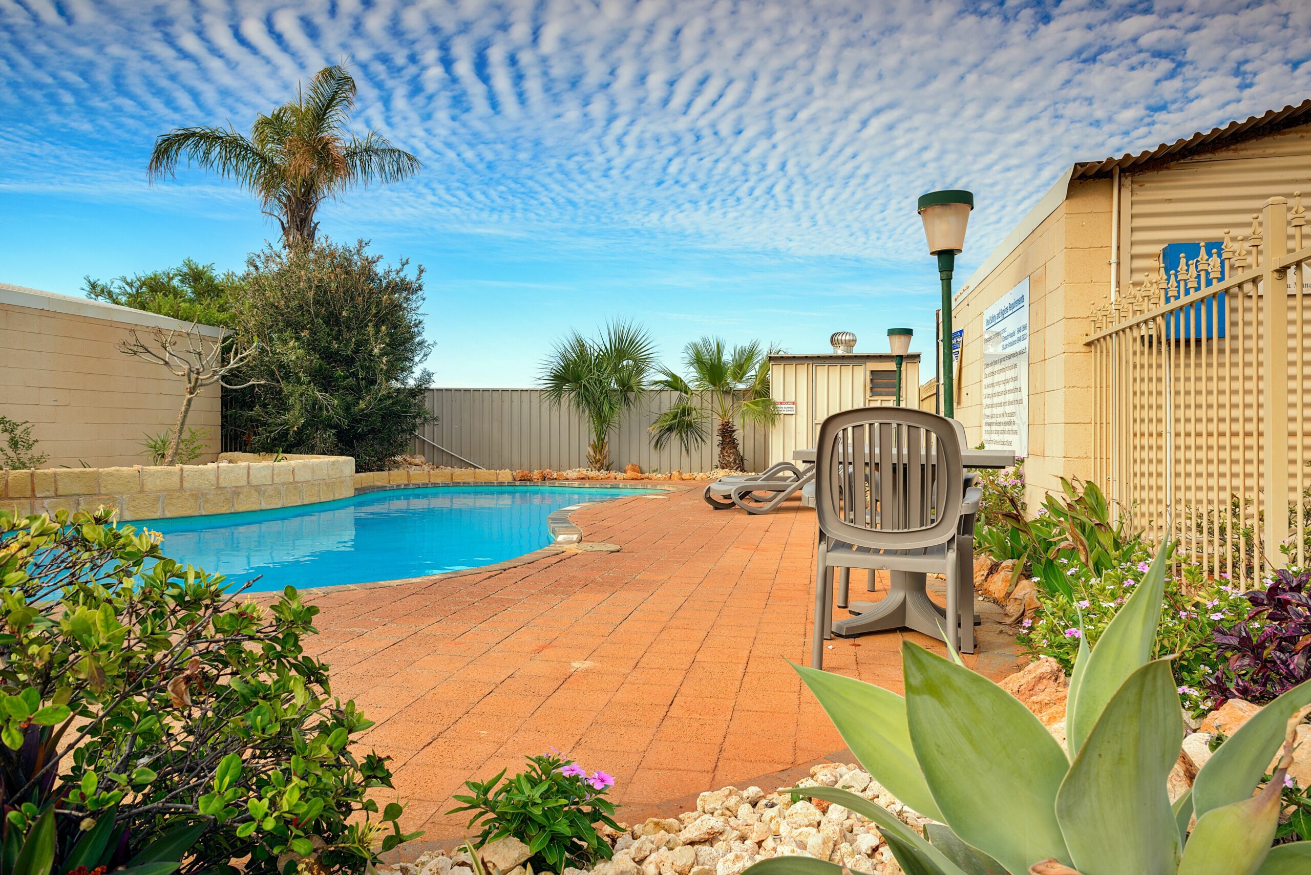 Osprey Holiday Village Unit 110 - Wake up to the Birds in Your 4 Poster bed With a View