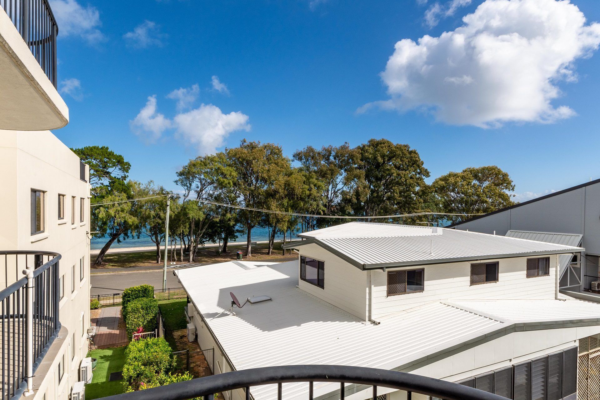 Waterfront Views From Private Rooftop Balcony - Bayview South Esp, Bongaree