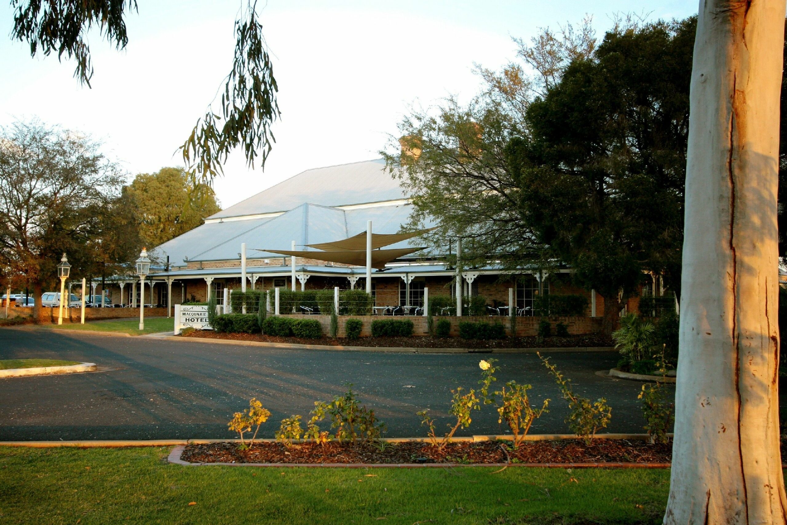 Macquarie Inn