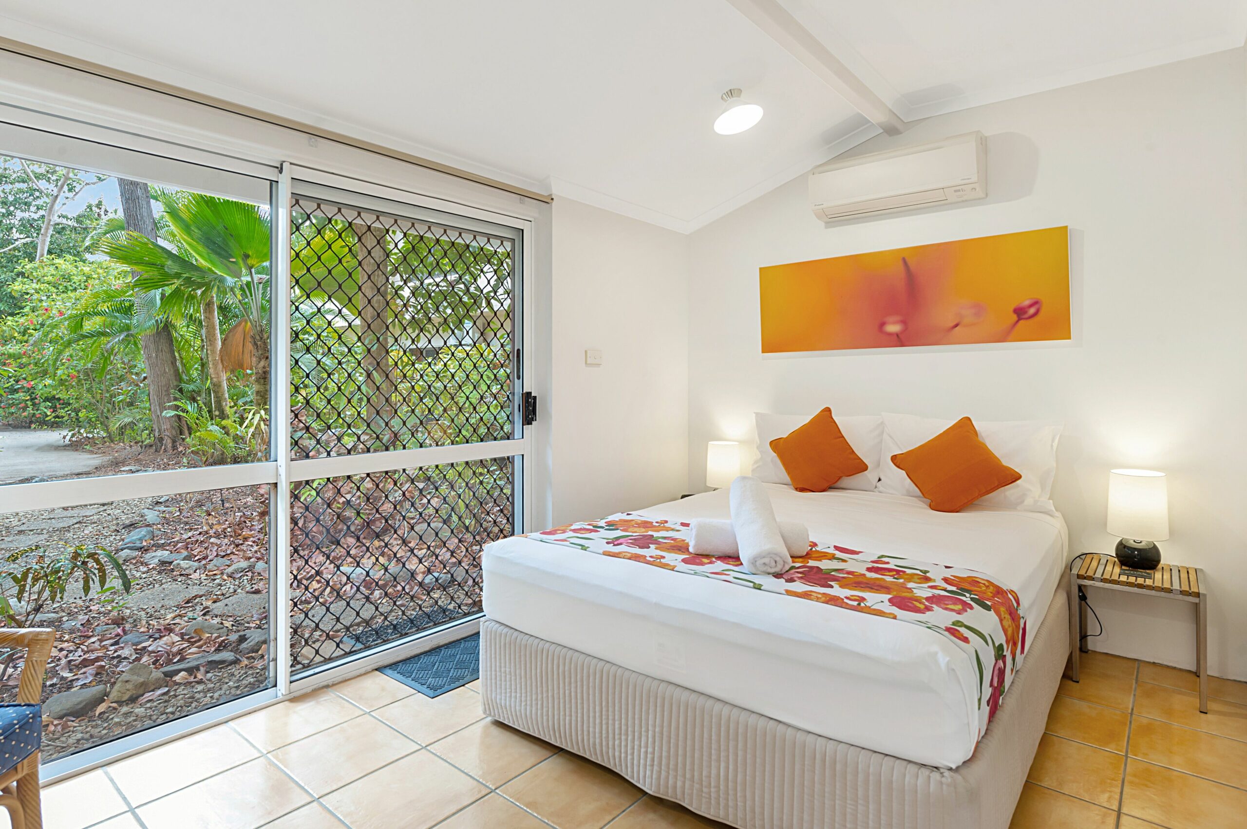 Port Douglas Outrigger Holiday Apartments