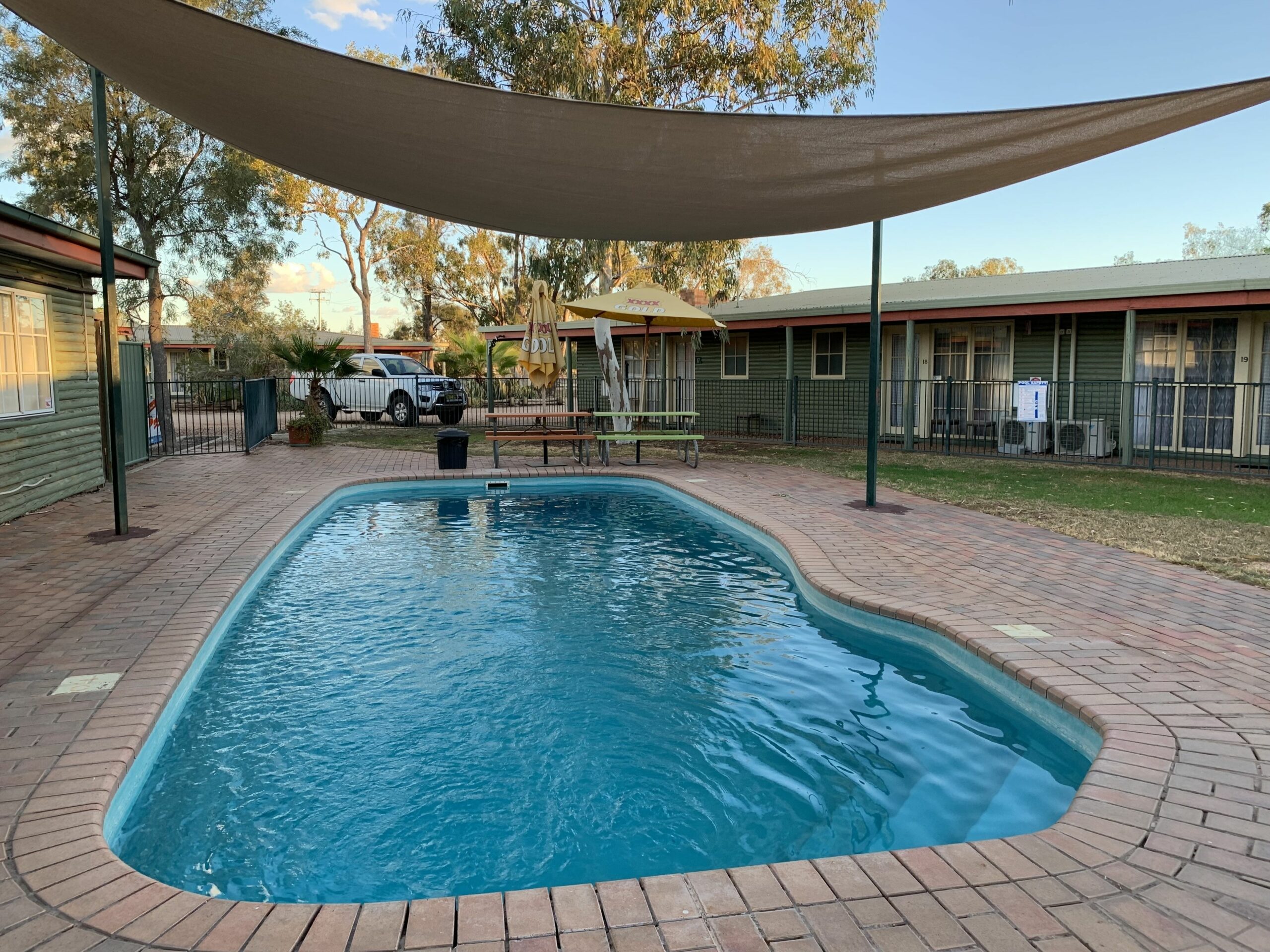 Lightning Ridge Outback Resort & Caravan Park