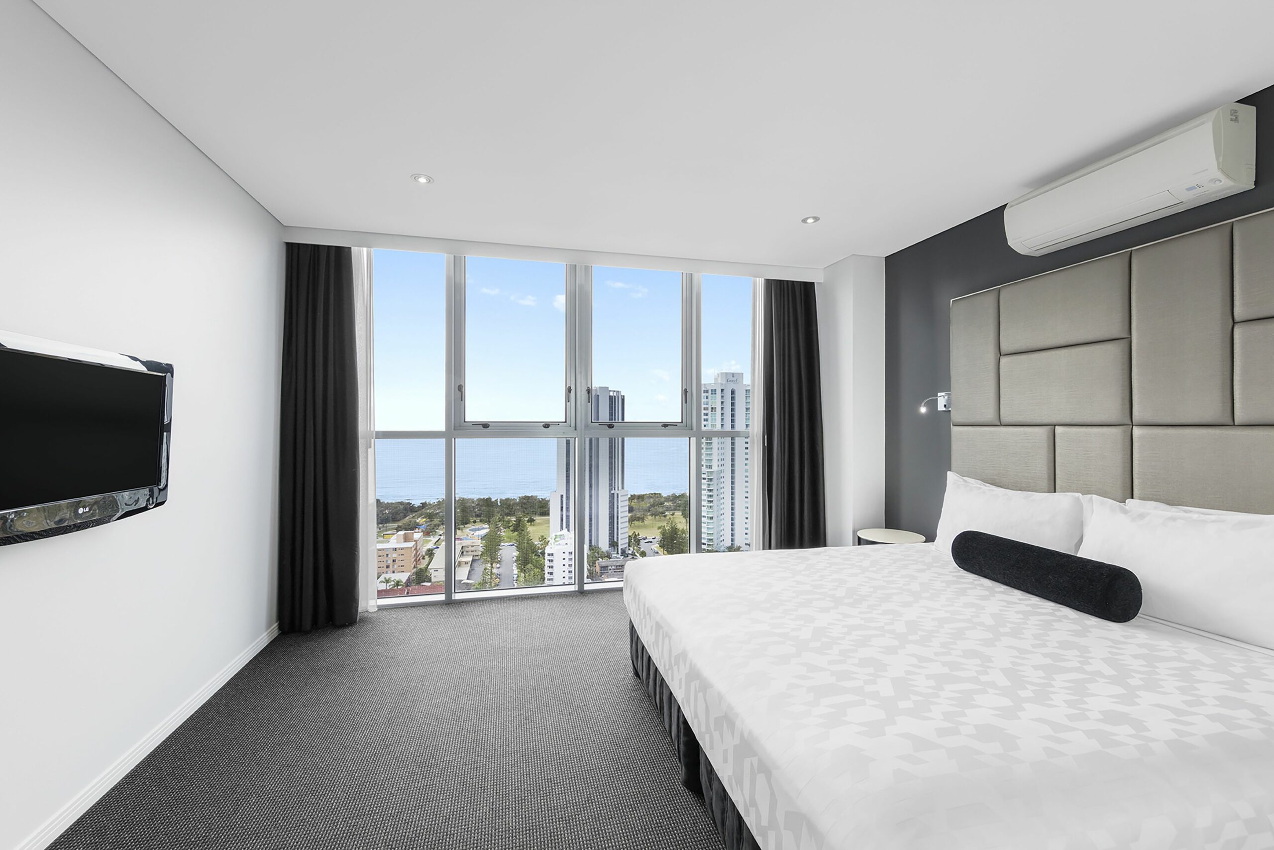 Meriton Suites Broadbeach, Gold Coast