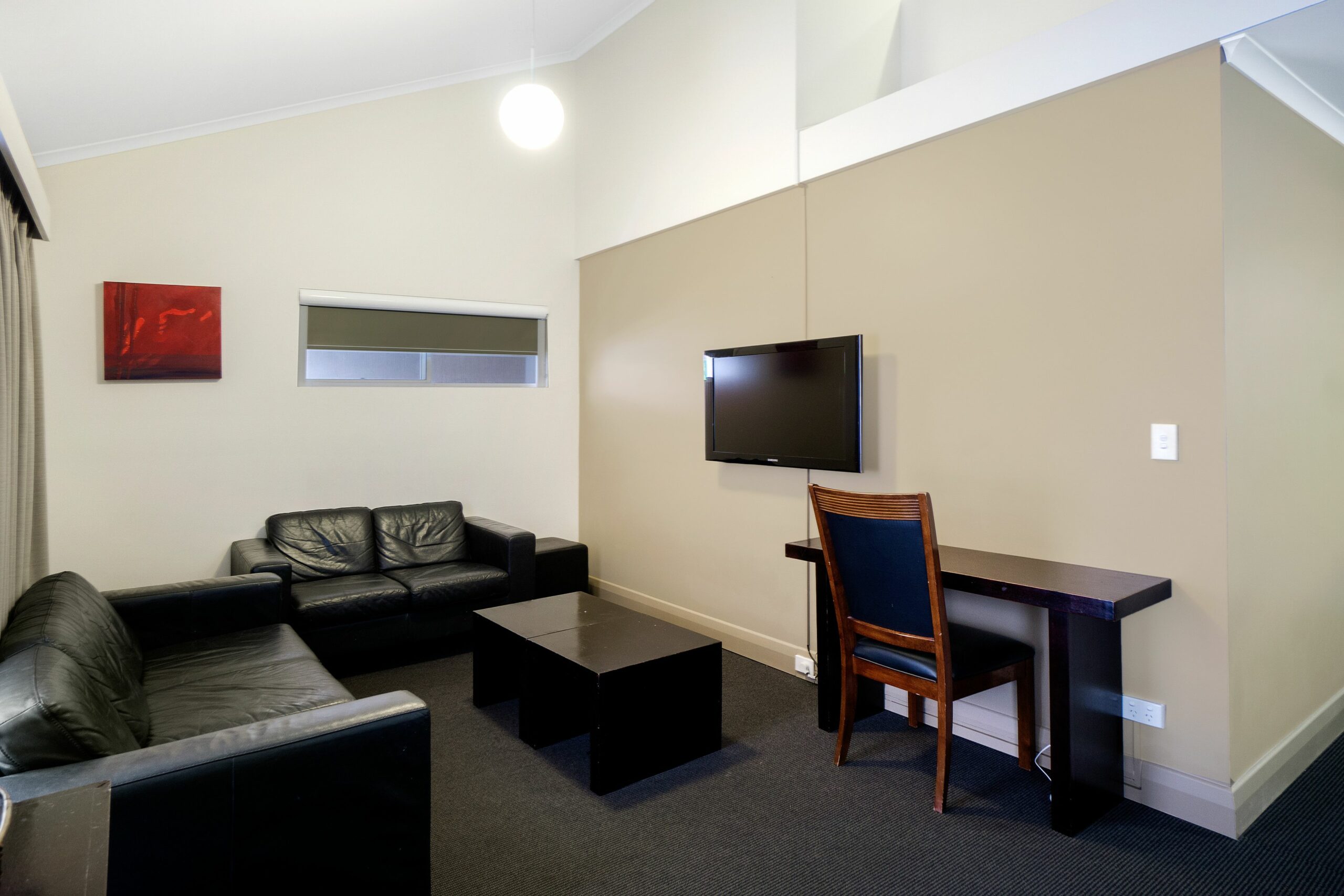 Toowong Inn & Suites