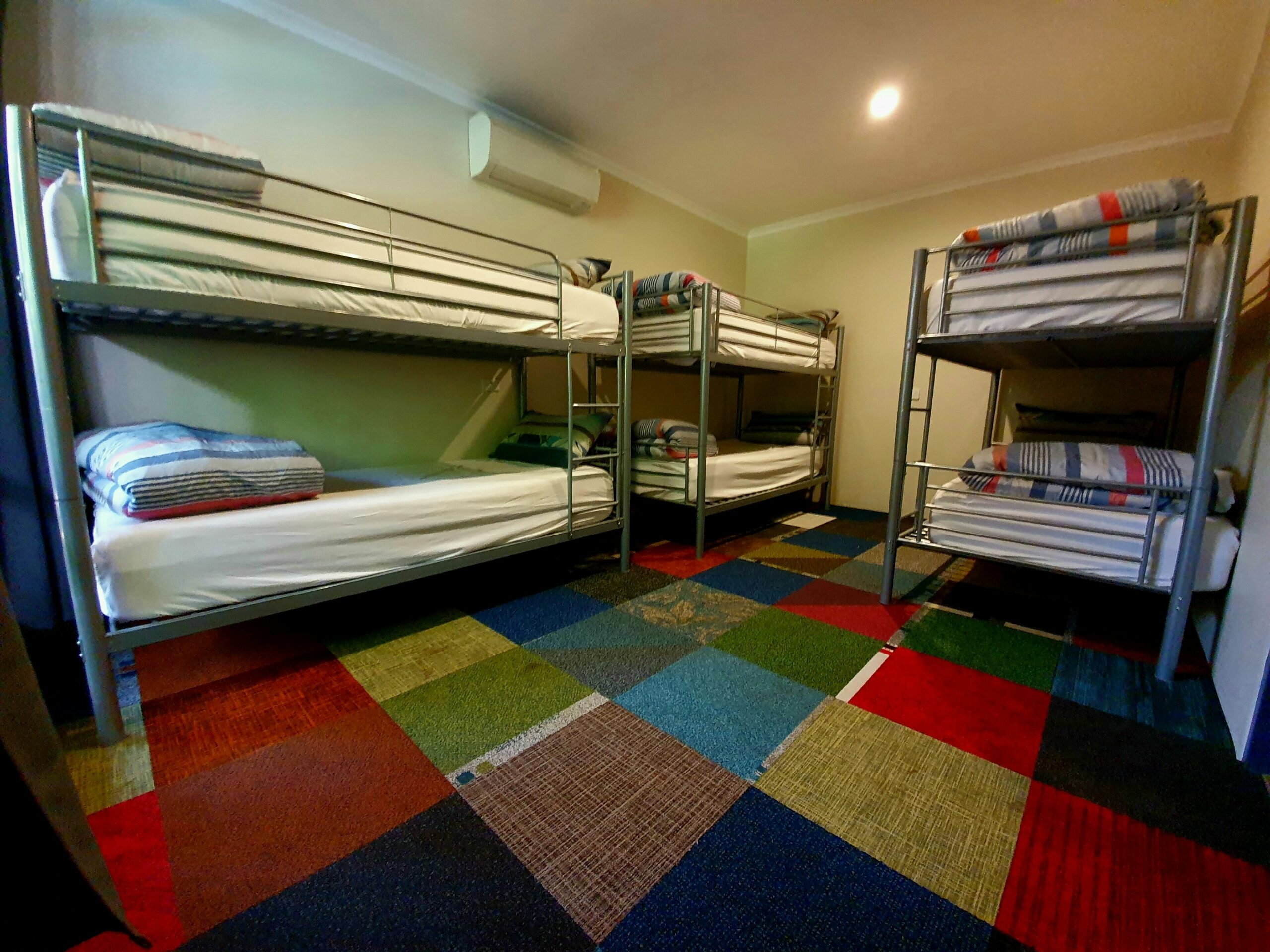 Jump Inn Alice Budget Accommodation