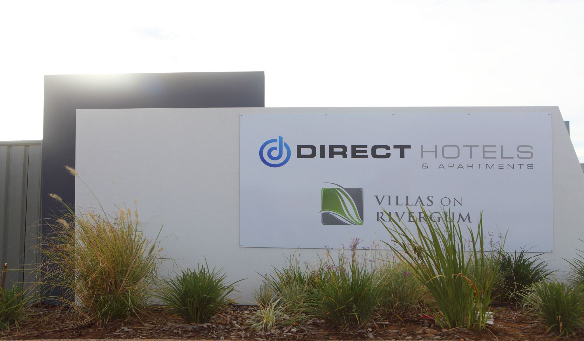 Direct Hotels- Villas on Rivergum