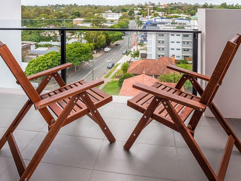 Brand NEW Stunning 3 Bedroom Indooroopilly Pool/aircon/parking