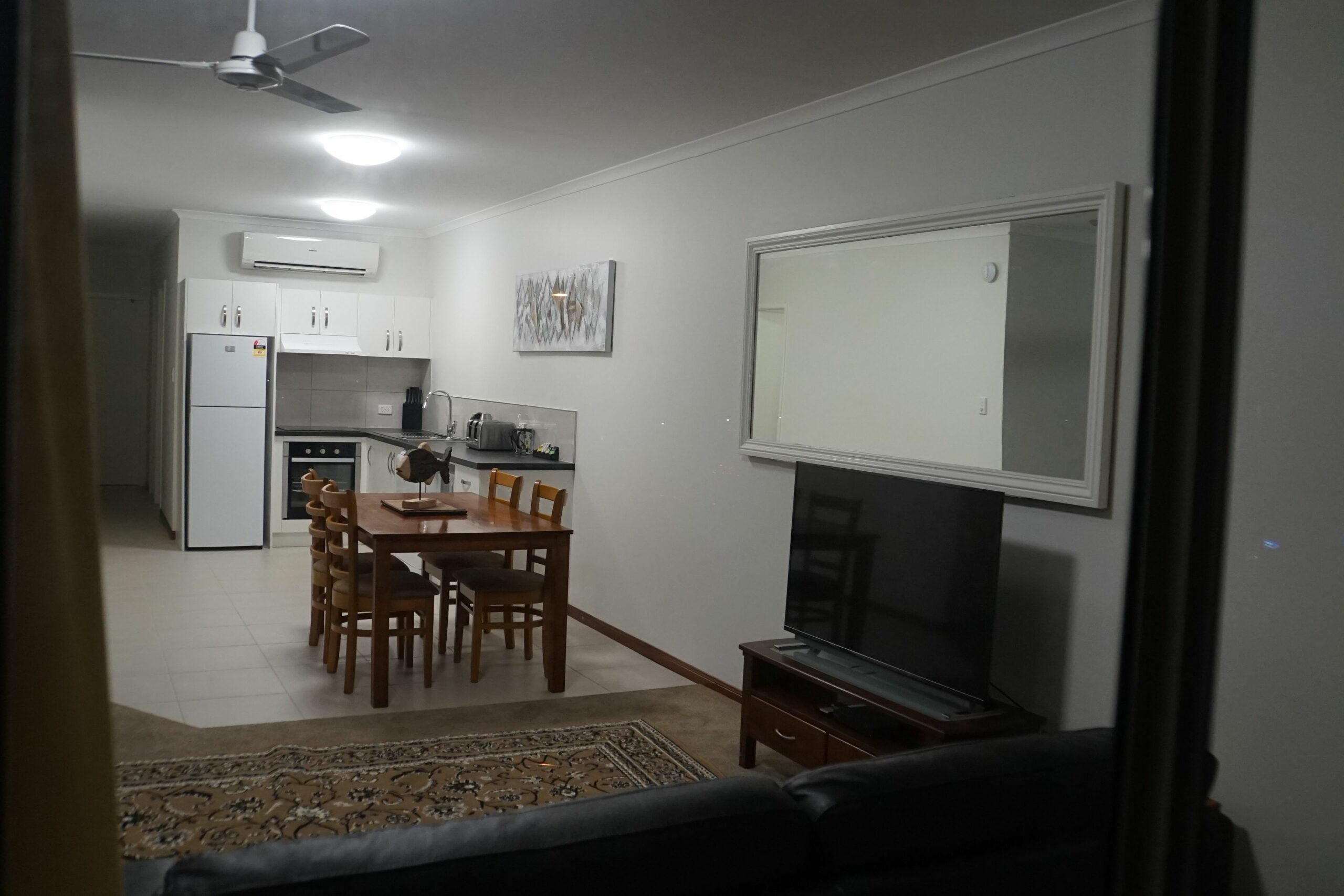 Airlie Seaview Apartments