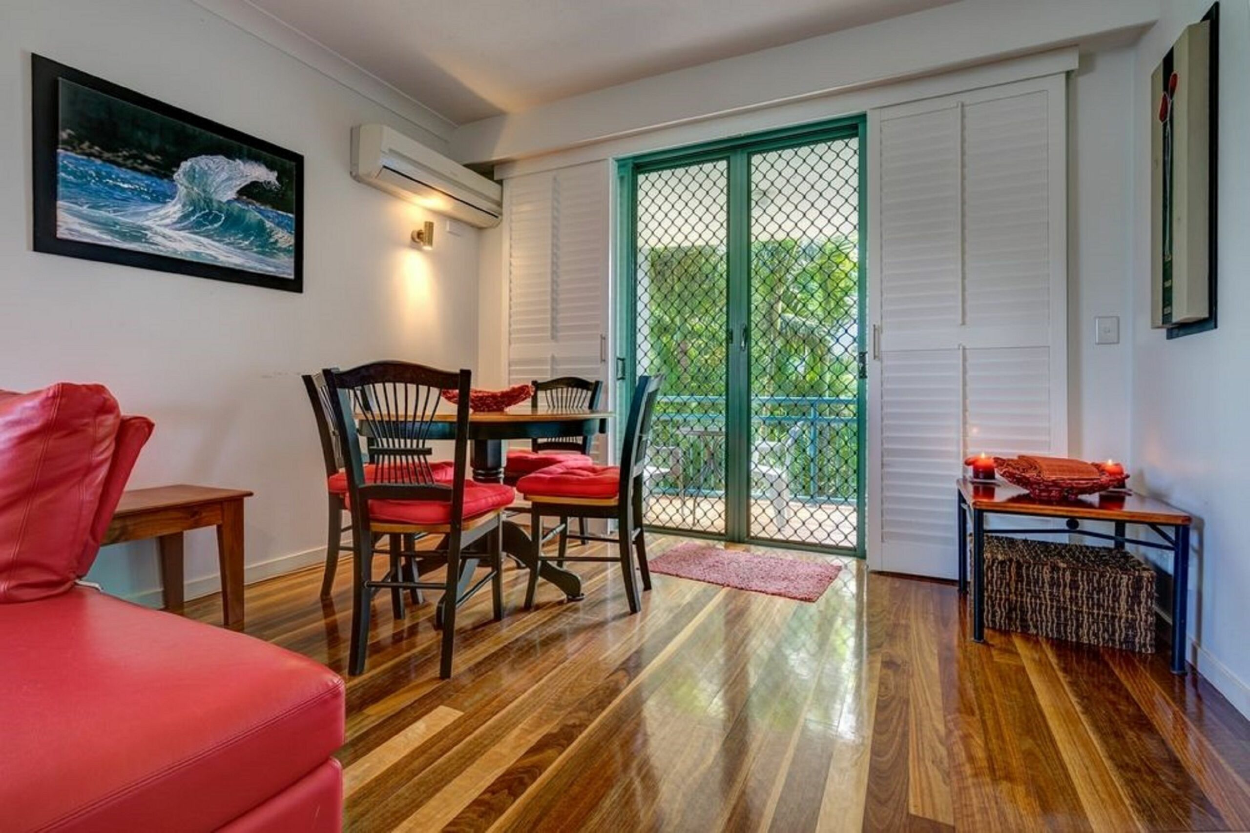 Currumbin Sands Holiday Apartments