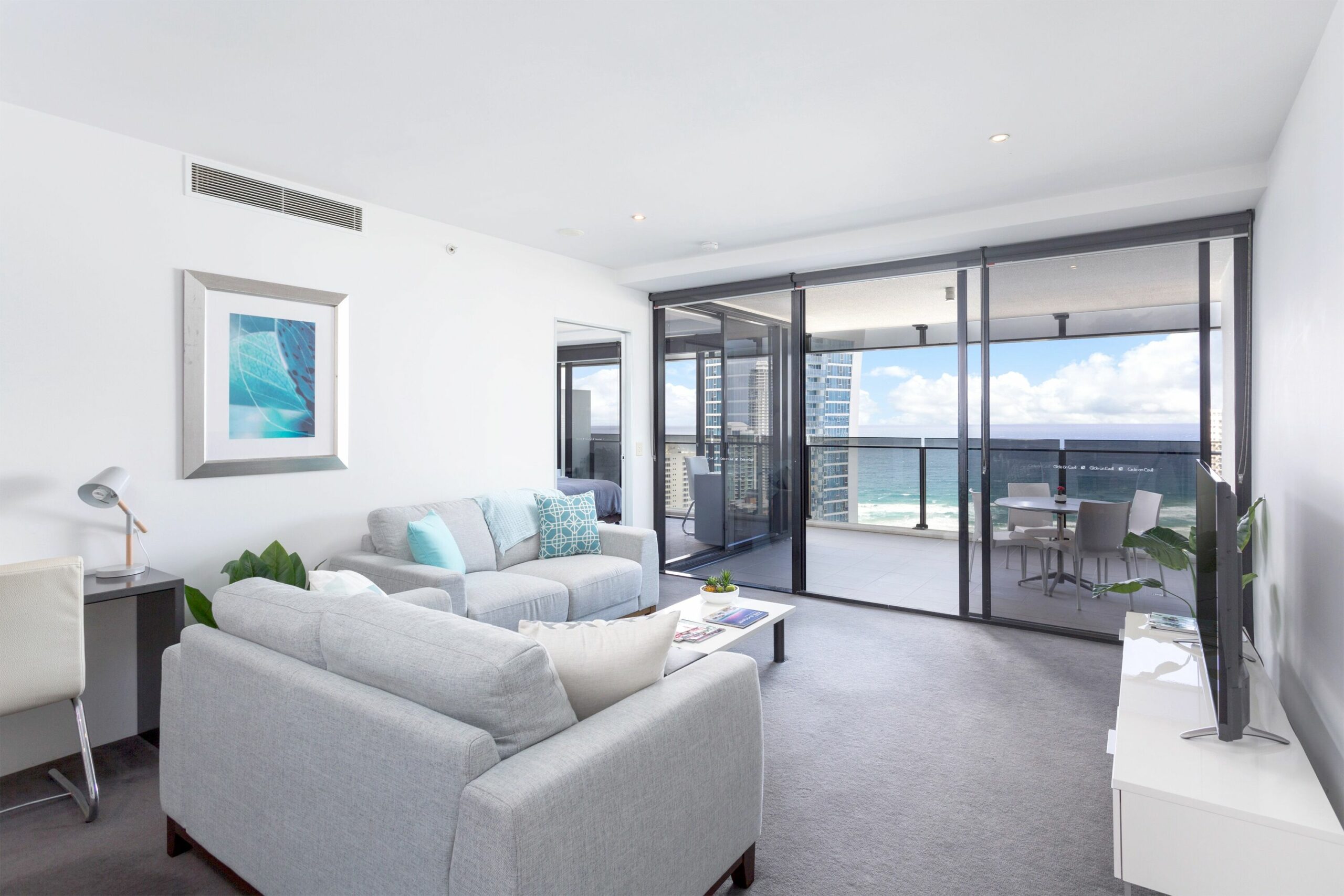 Sealuxe - Central Surfer Paradise Seaview Deluxe Spa Apartment