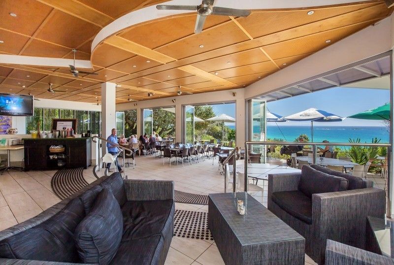 Stradbroke Island Beach Hotel