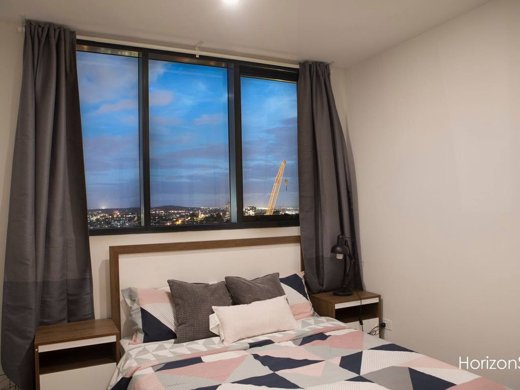 2bedroom Unit With City/river/mt View @ South Bank