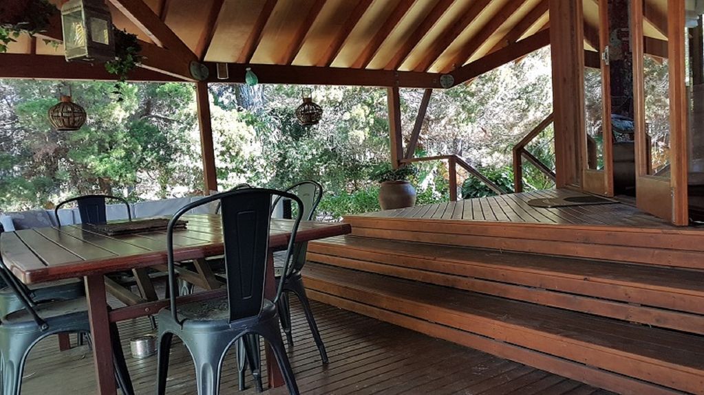 Drift on the front at Bulwer -  Open Timber comfort.