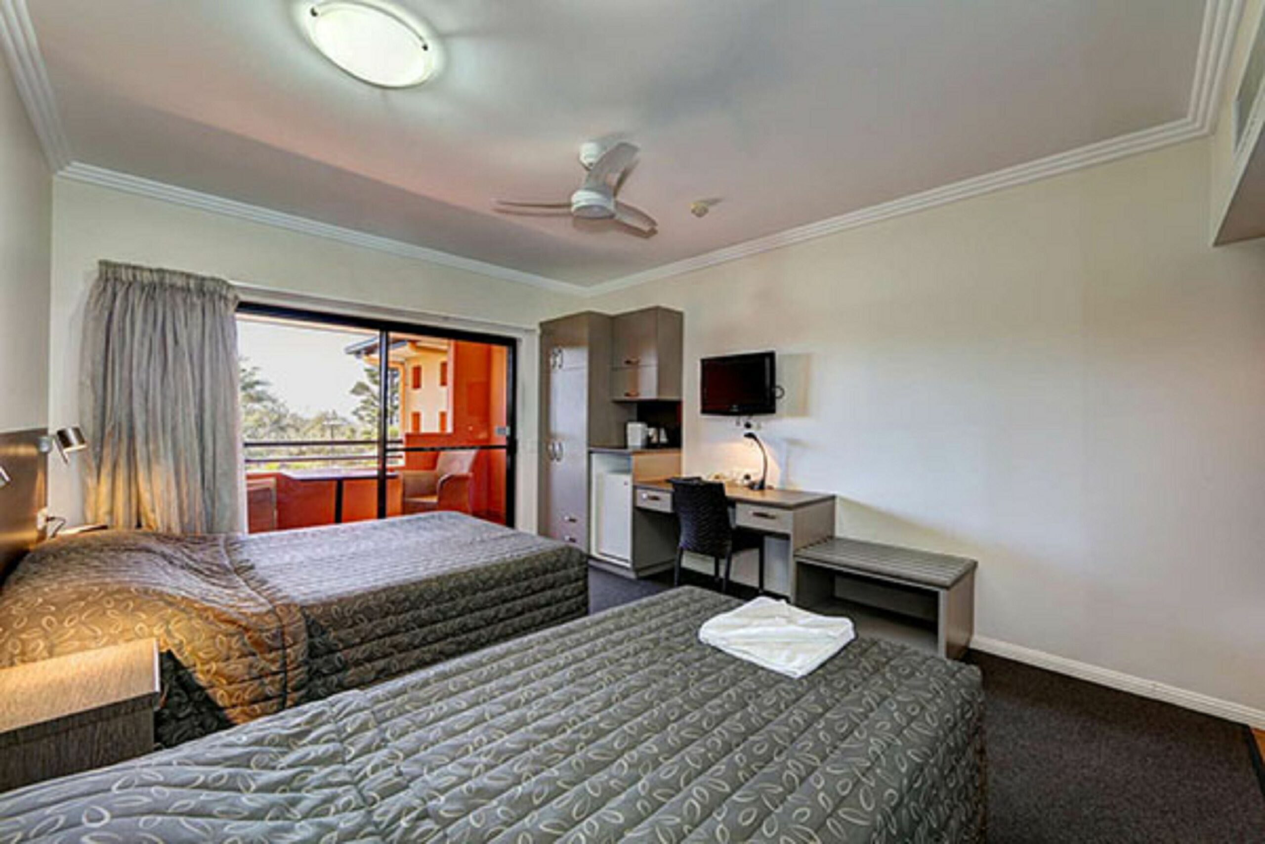 Kacys Bargara Beach Motel