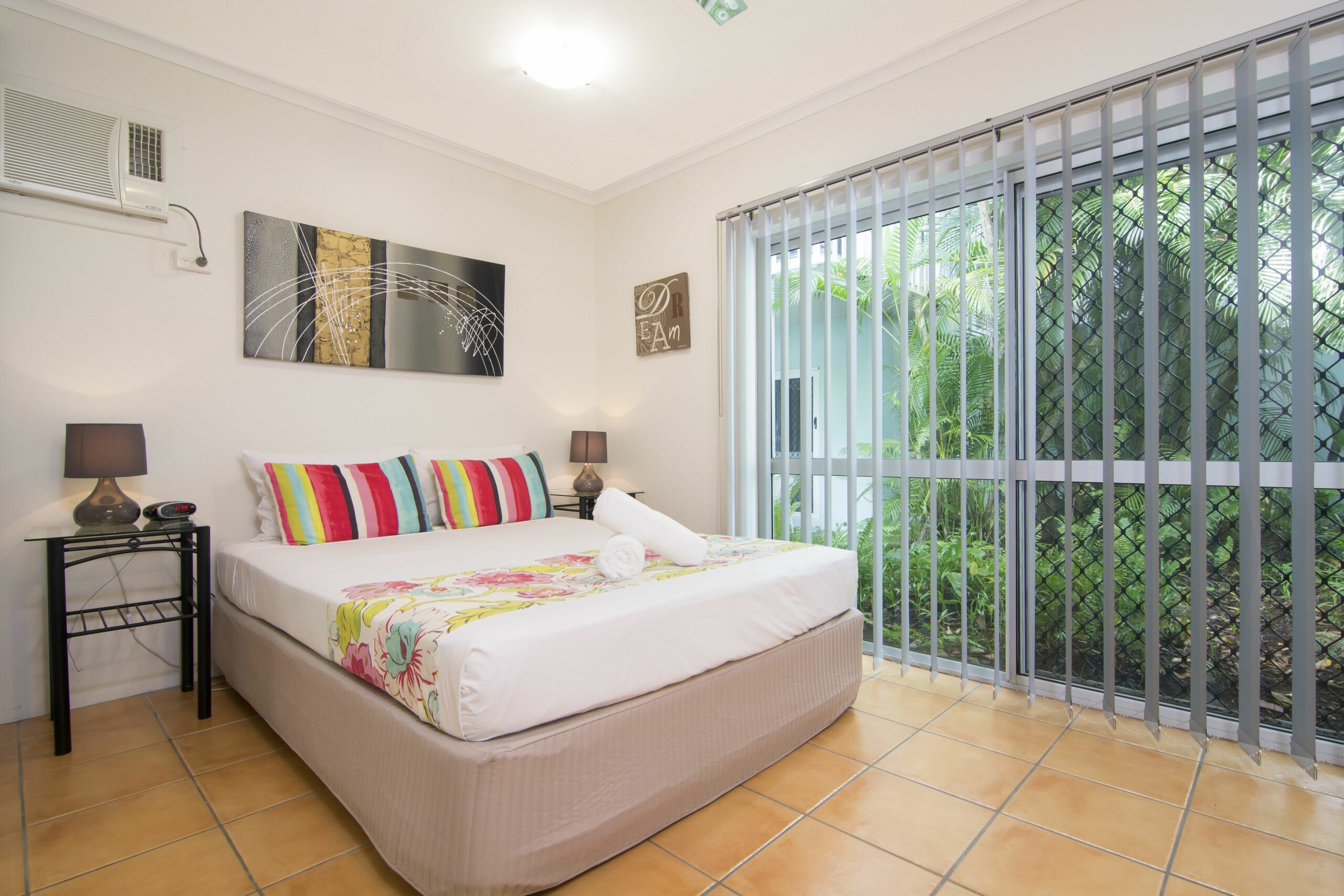 Port Douglas Outrigger Holiday Apartments