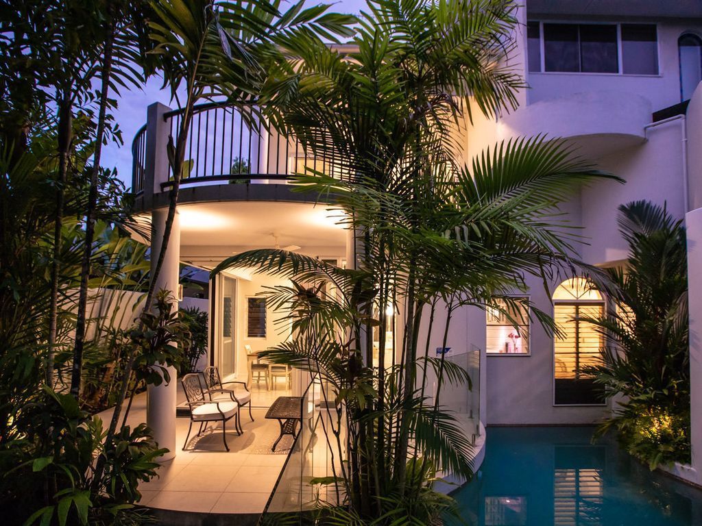 Stunning Sands Villa on the Beachfront @ Port Douglas